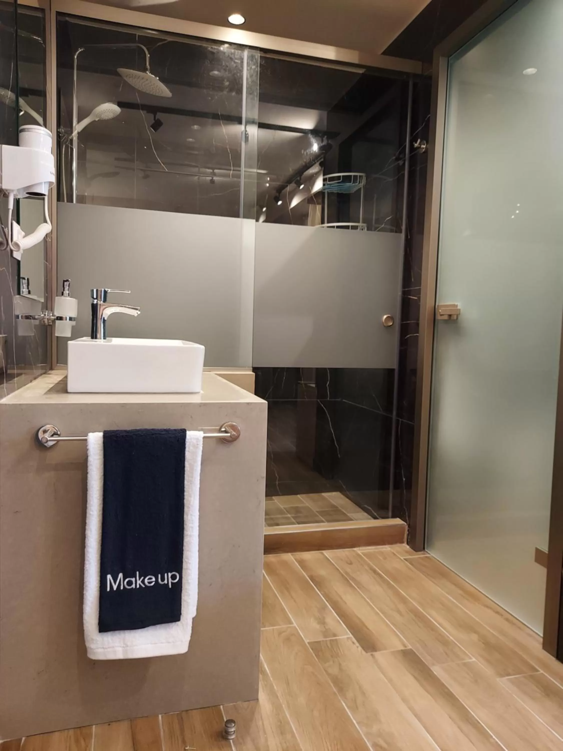 Bathroom in EUPHORIA ''Staying in Pleasure''