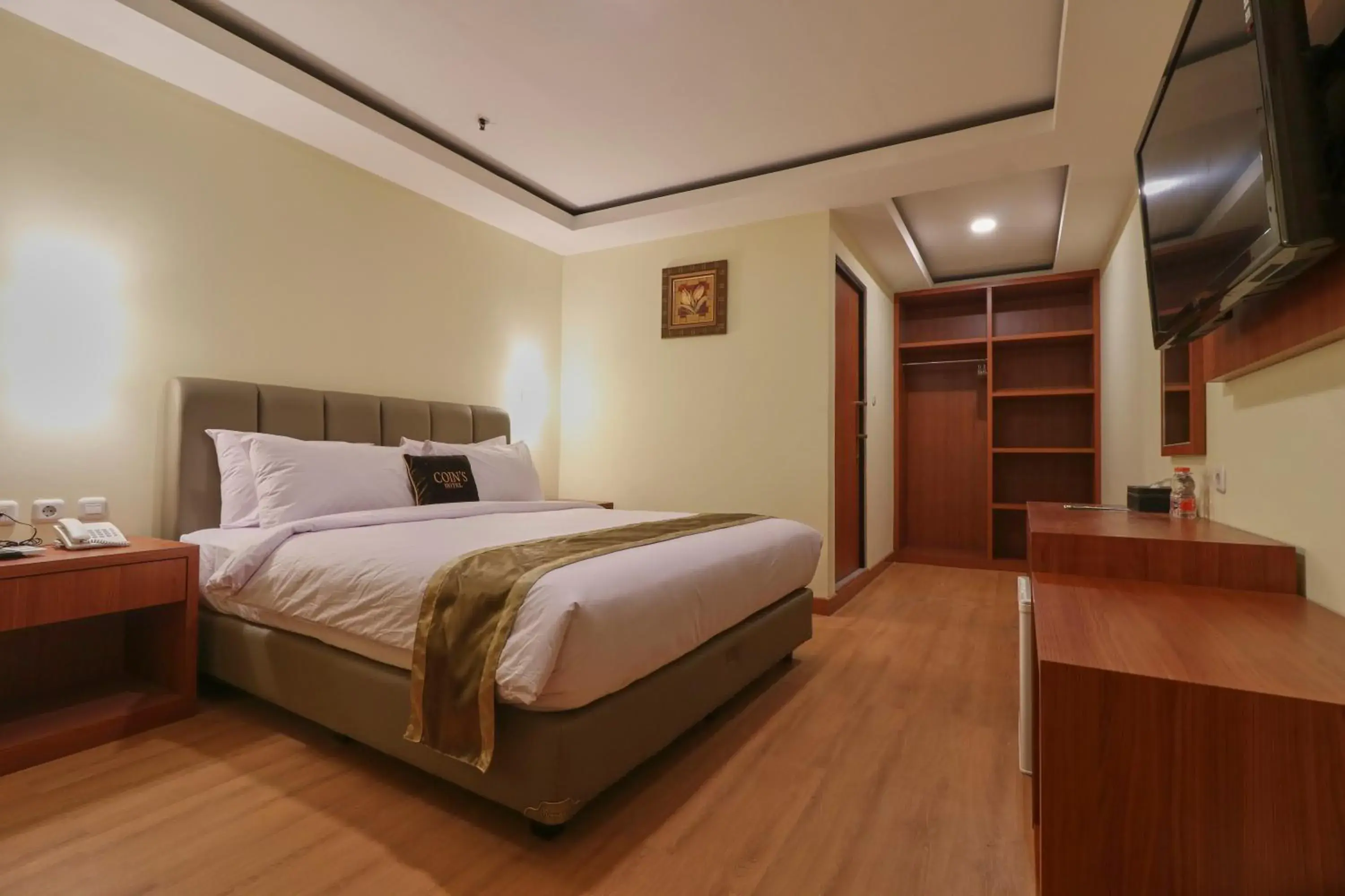 Bed in Coins Hotel Jakarta