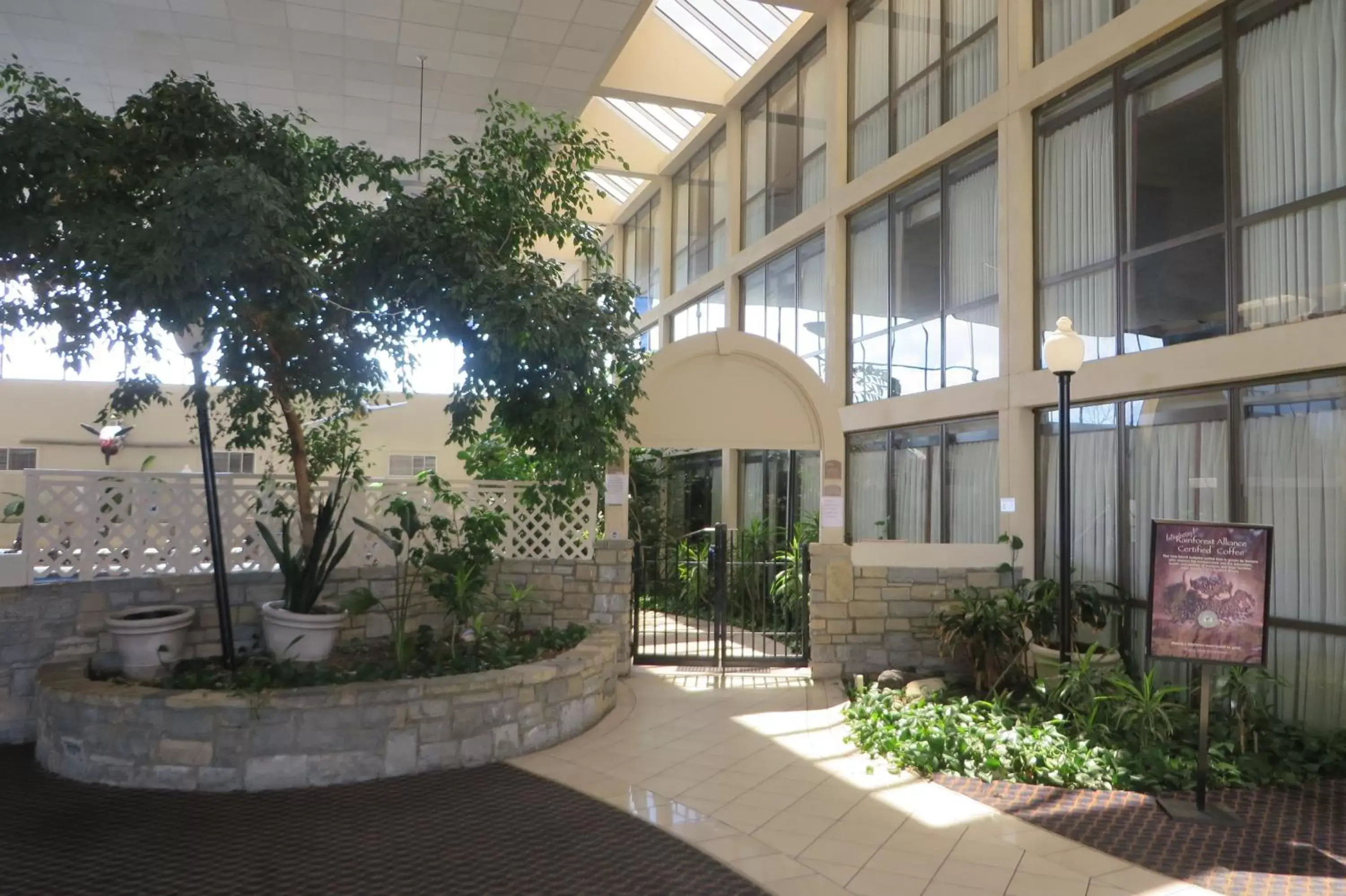 Lobby or reception in Days Inn by Wyndham Columbus Airport Lobby or reception in Days Inn by Wyndham Columbus Airport