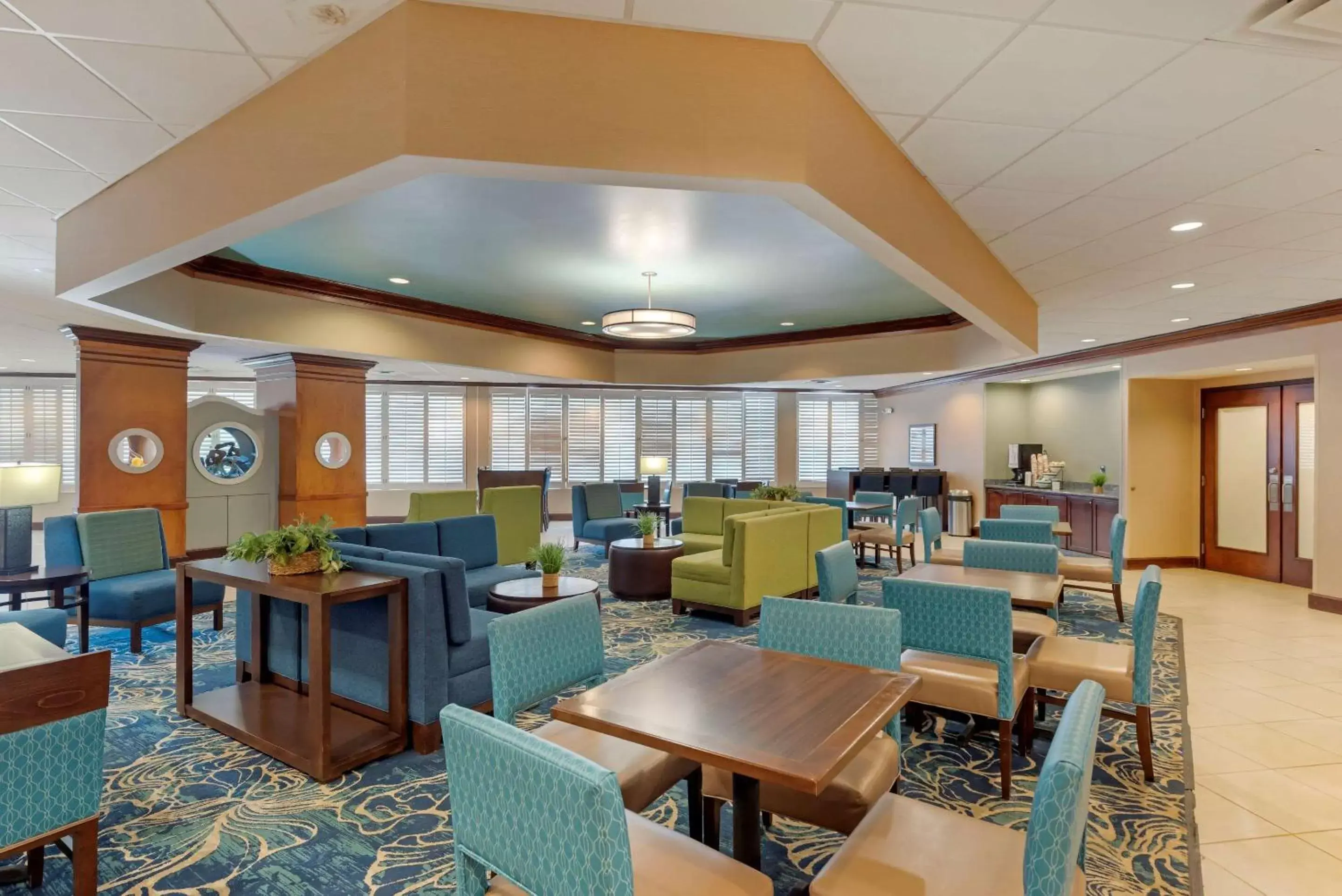 Lobby or reception, Restaurant/Places to Eat in Comfort Inn on the Ocean