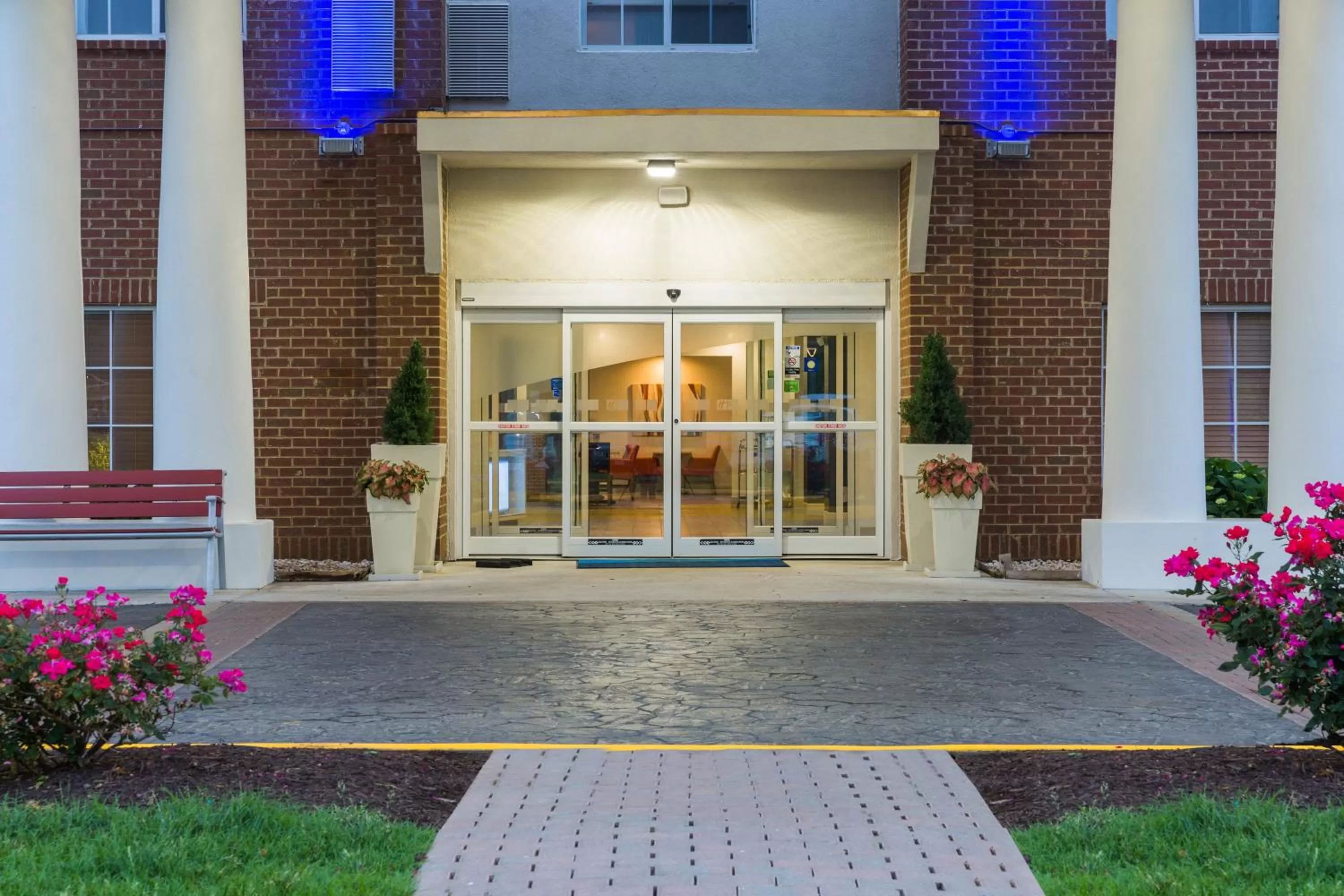 Property building in Holiday Inn Express and Suites - Petersburg - Fort Lee by IHG