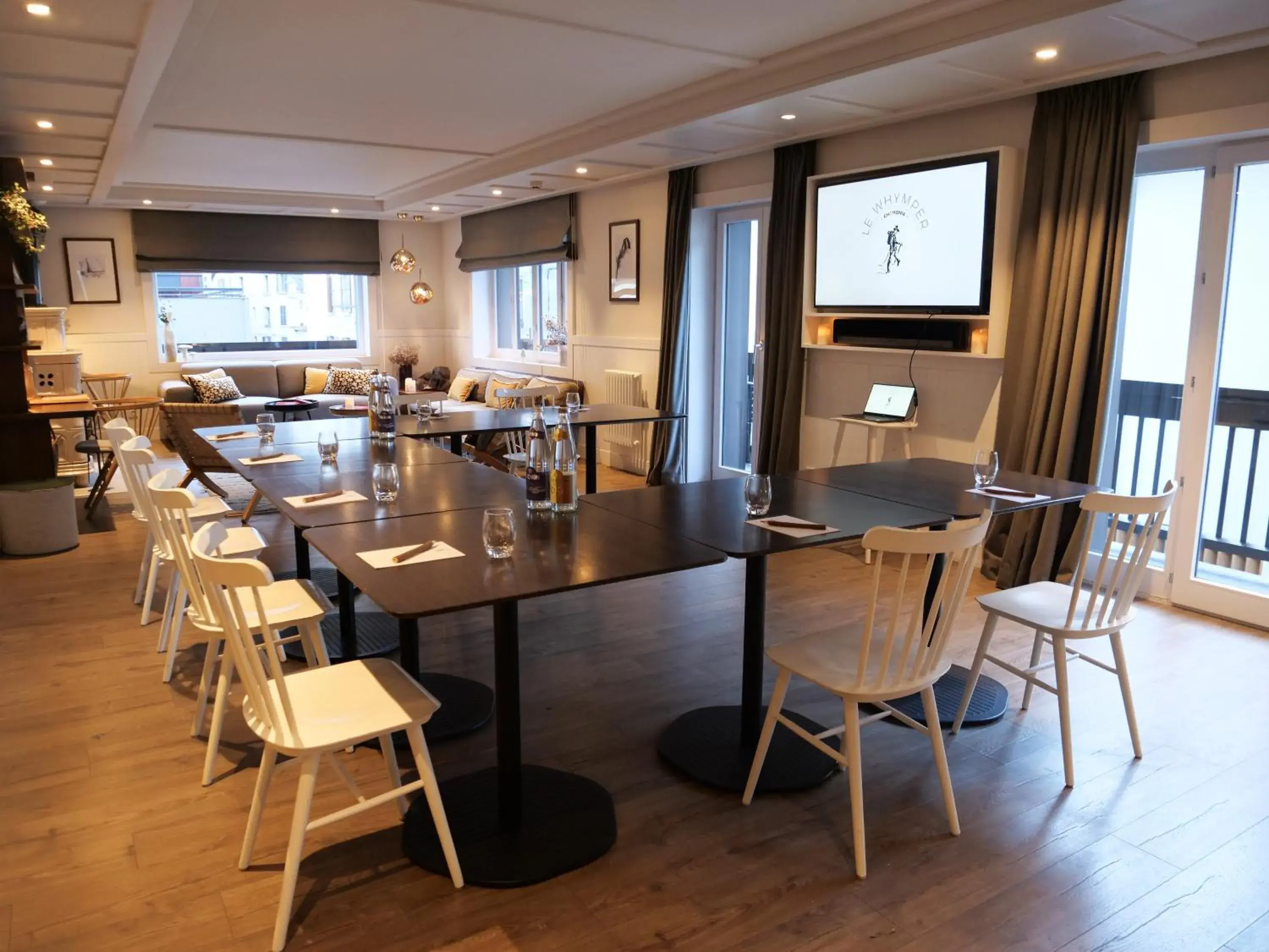 Communal lounge/ TV room, Restaurant/Places to Eat in Chalet hôtel le Whymper