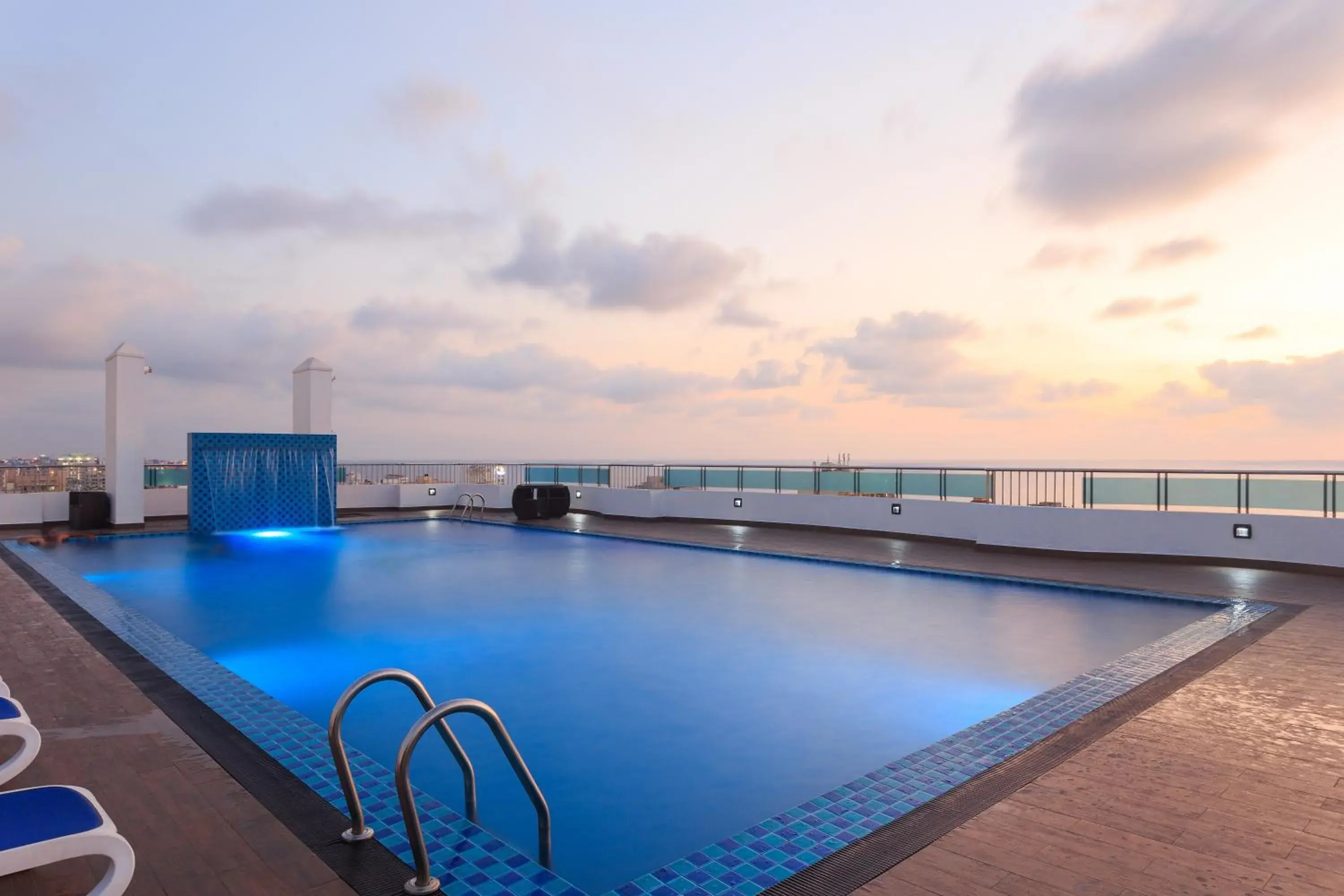 Swimming pool in Supun Arcade Residency Swimming pool in Supun Arcade Residency