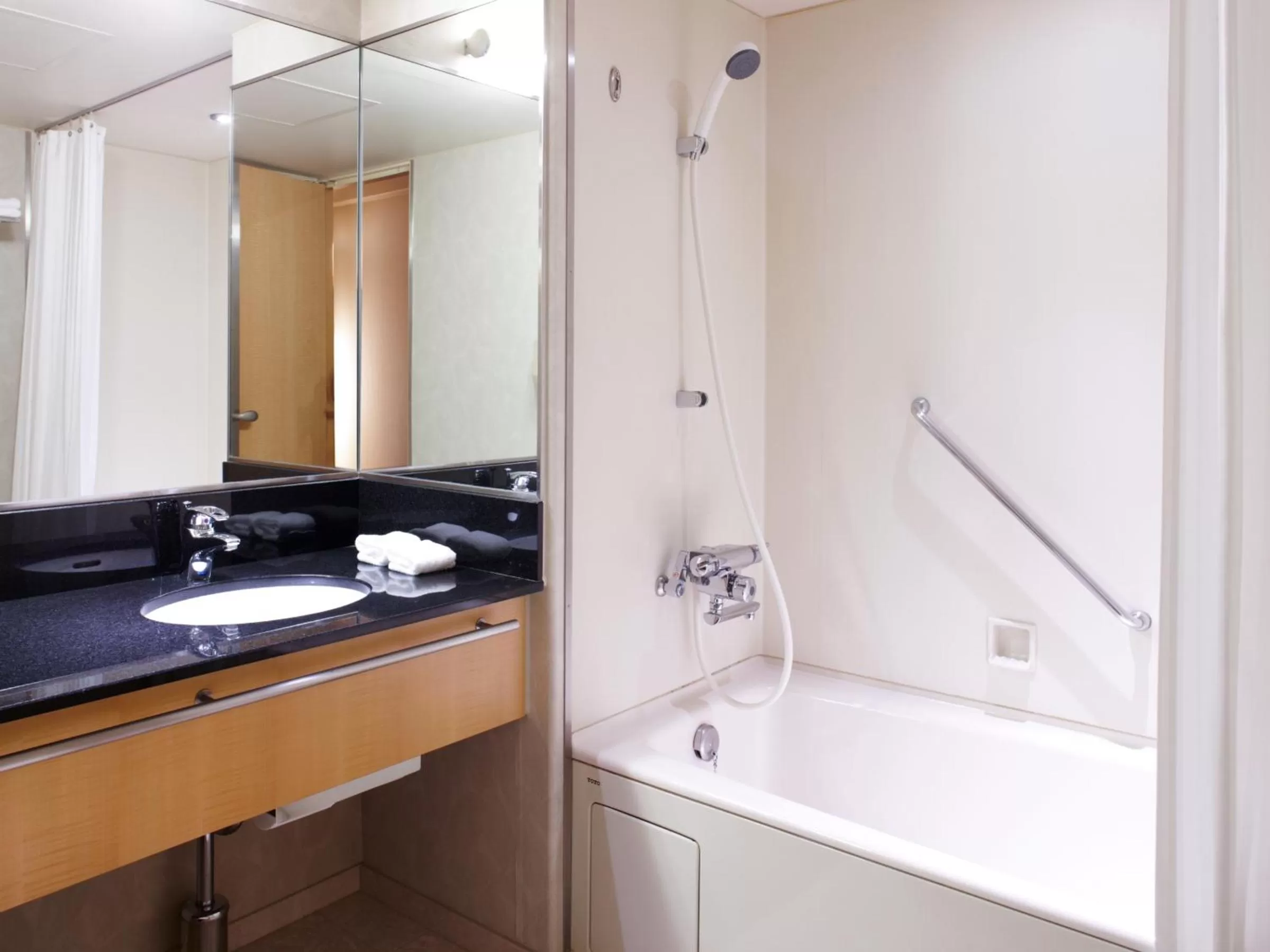 Bathroom in Sheraton Miyako Hotel Osaka