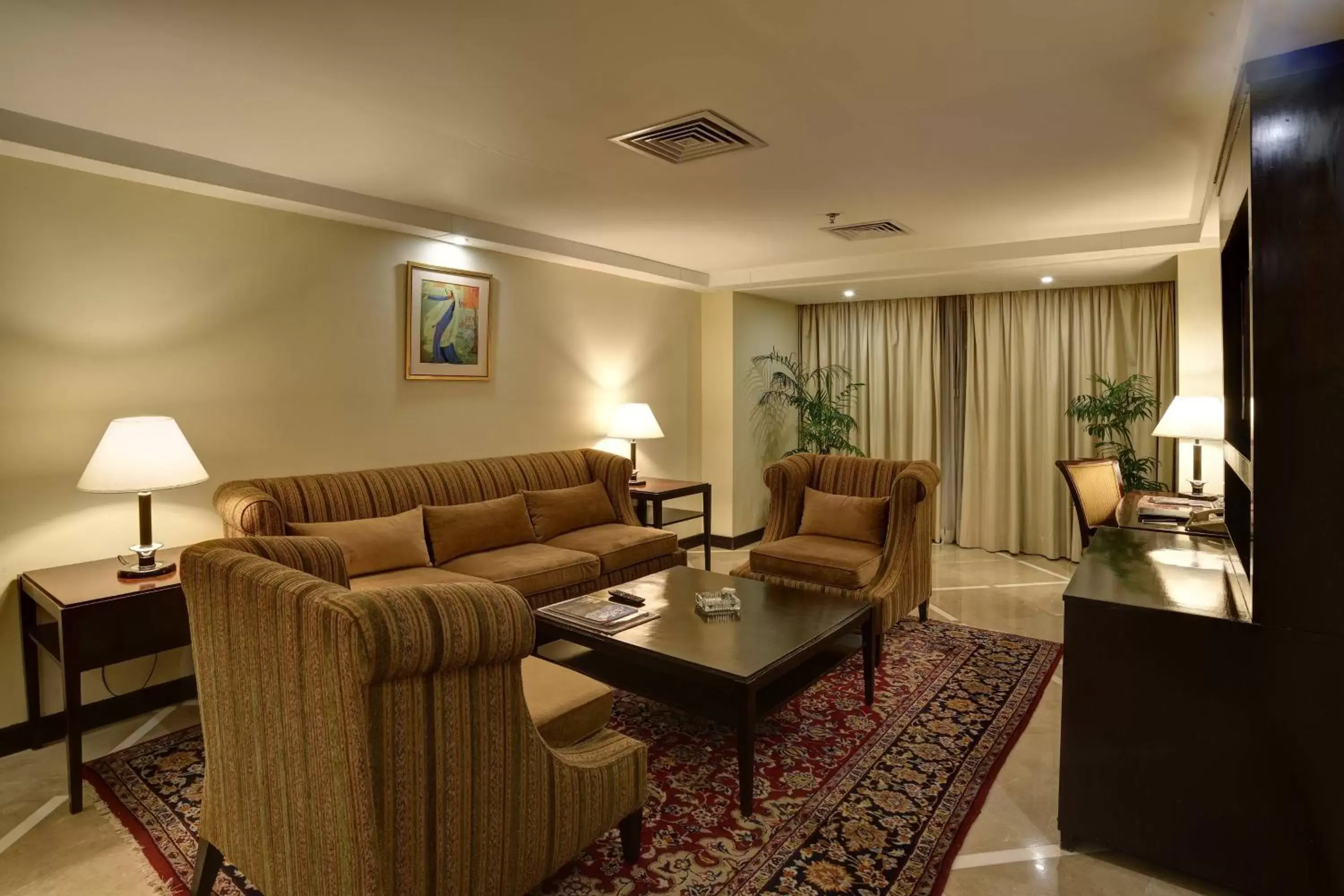 Living room, Seating Area in Islamabad Marriott Hotel