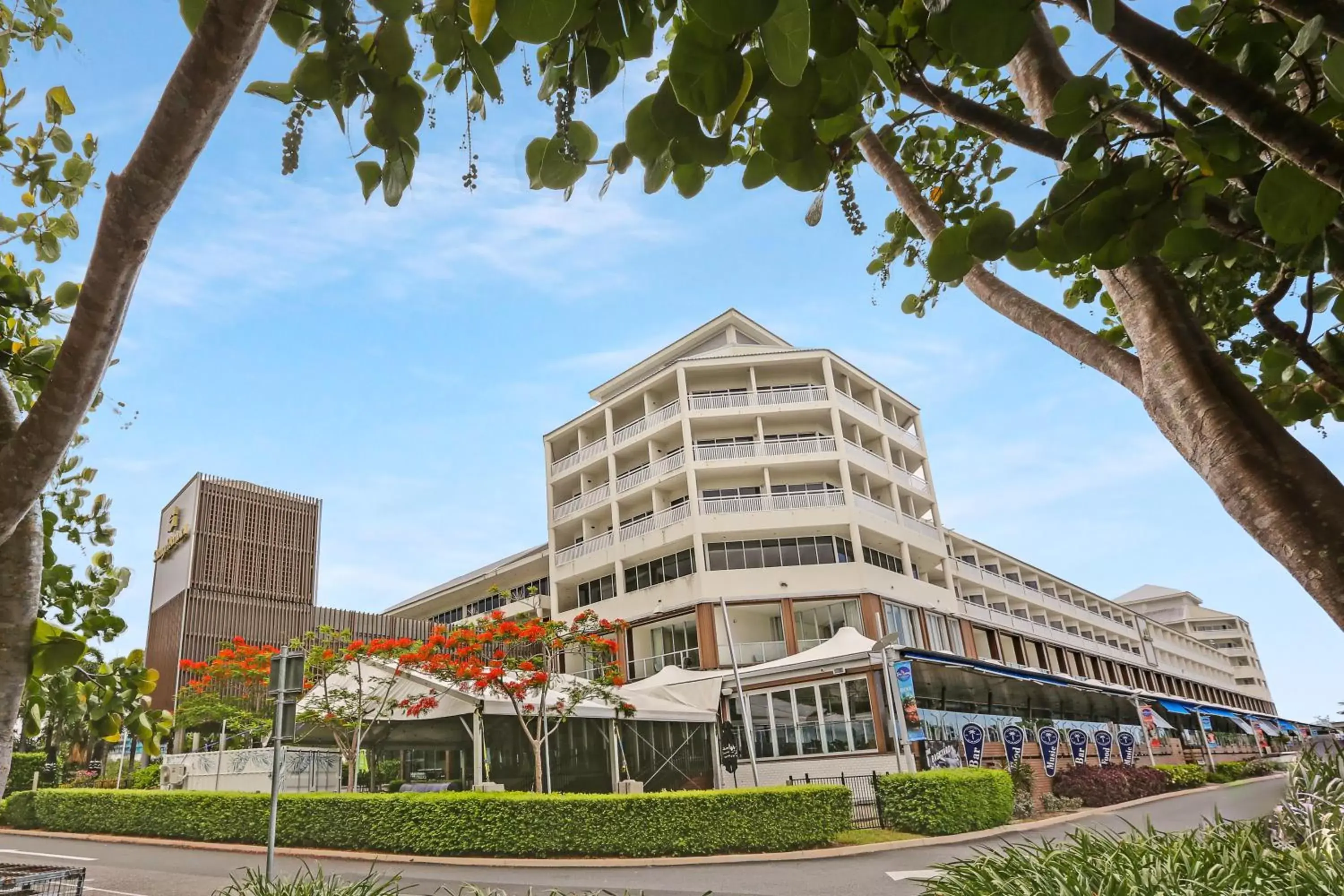 Property Building in Shangri-La The Marina, Cairns