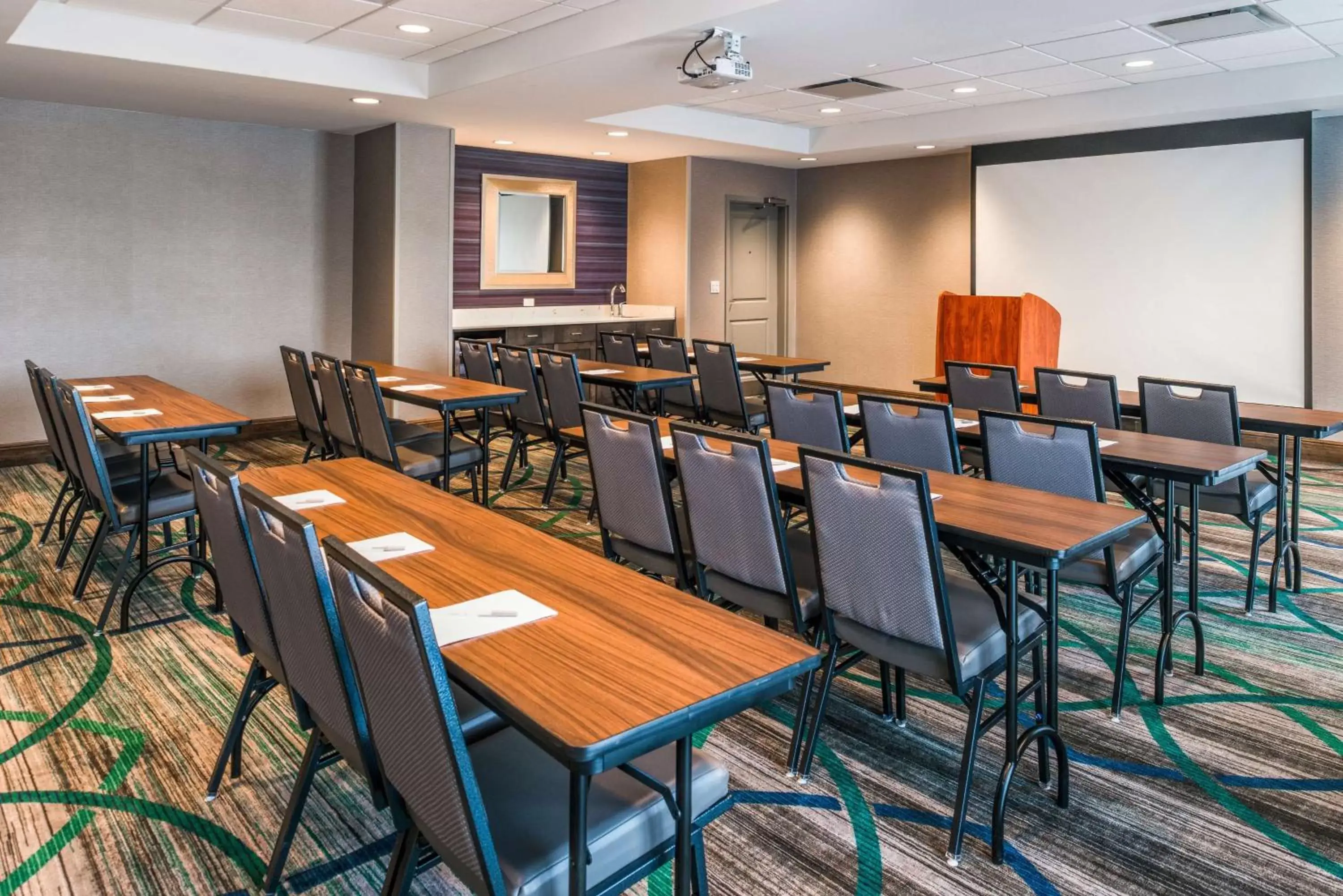 Meeting/conference room in Hampton Inn - Paragould