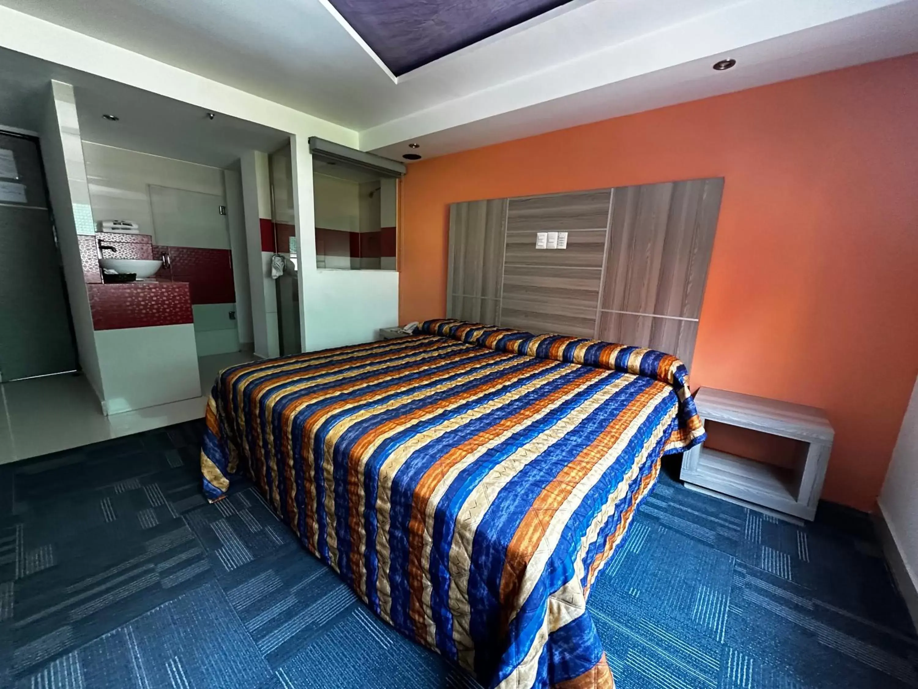 Bed in Hotel Rossel Plaza