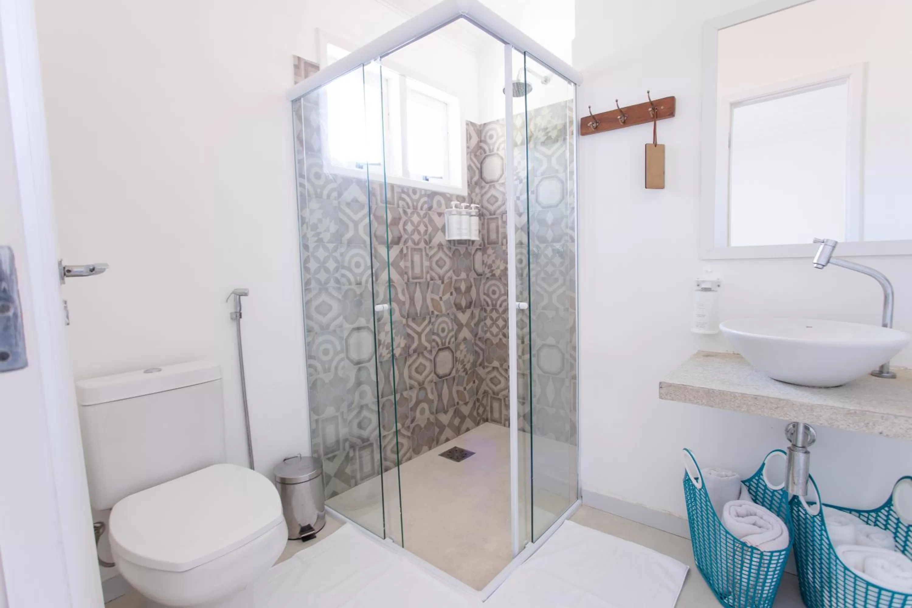 Bathroom in Jubarte Hotel by Insólito