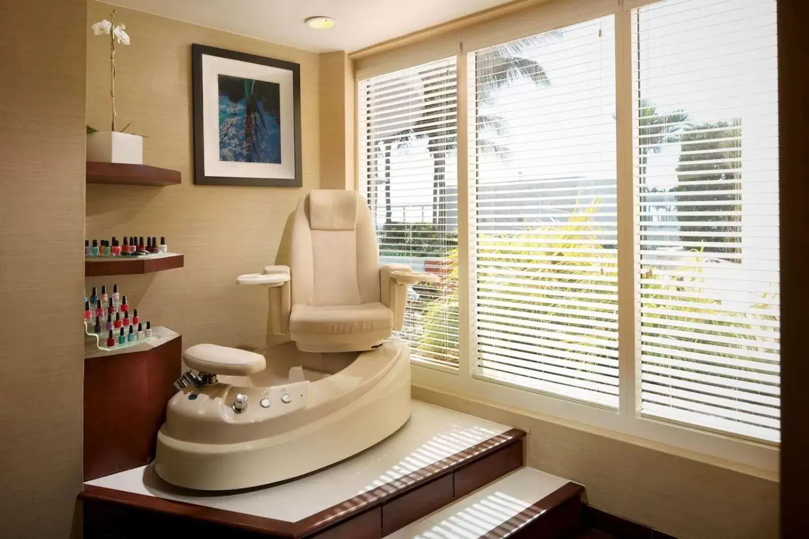 Spa and wellness centre/facilities, Bathroom in Hilton Fort Lauderdale Beach Resort