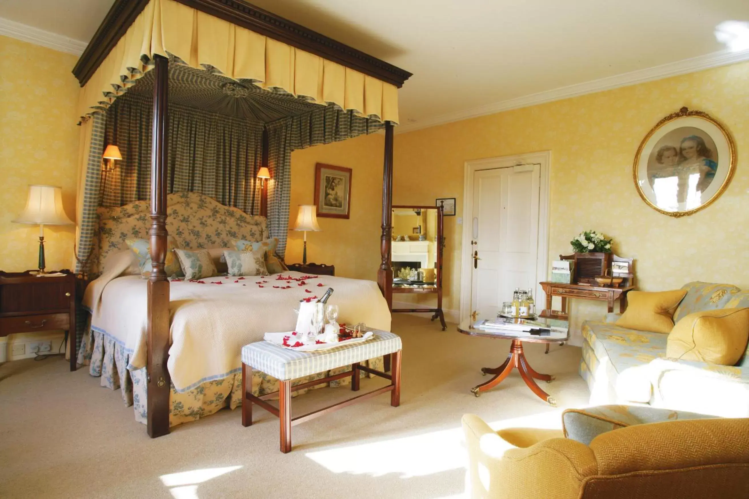 Photo of the whole room, Seating Area in The Bath Priory - A Relais & Chateaux Hotel