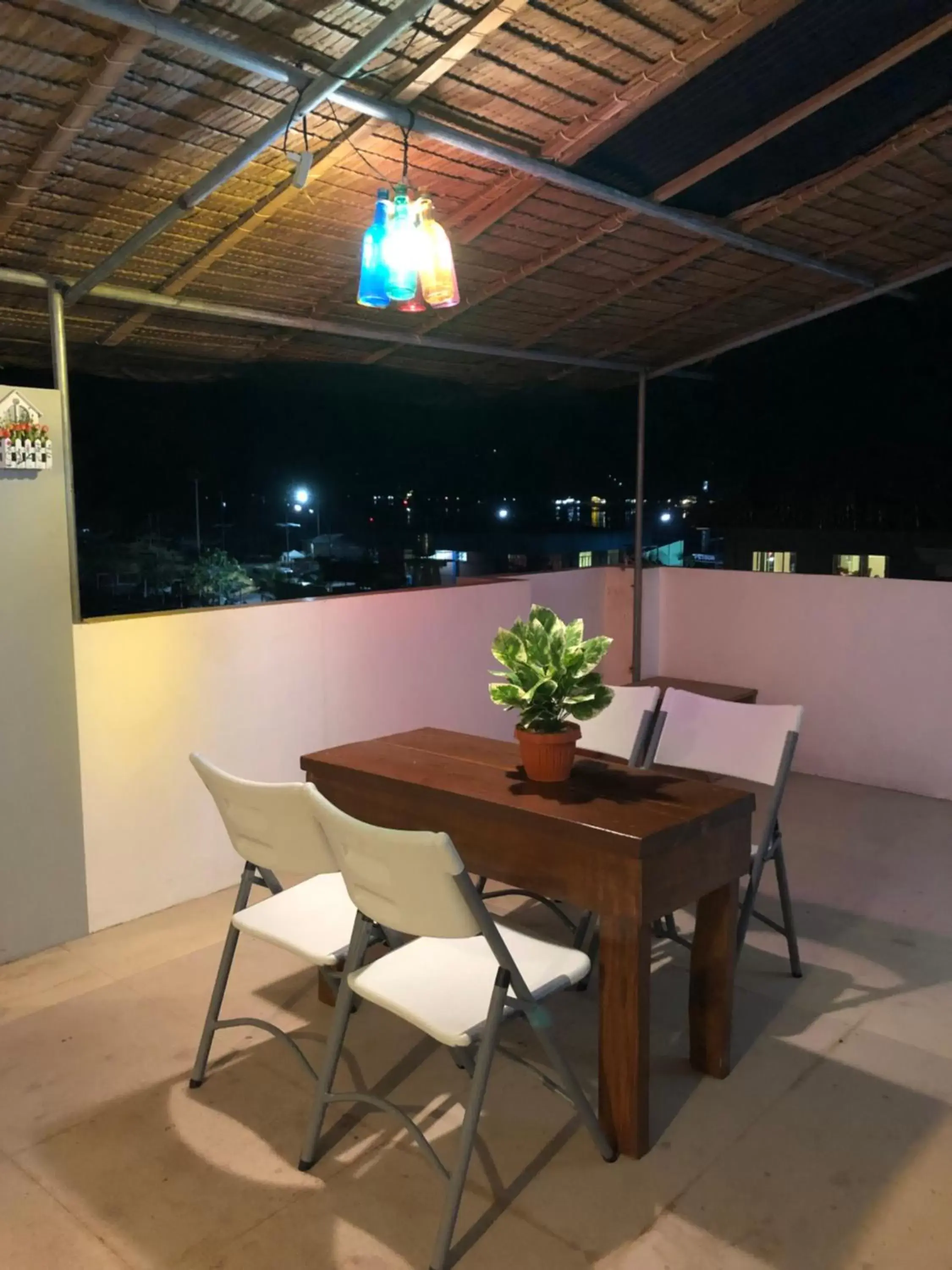 Restaurant/places to eat in SG Tourist Inn Restaurant/places to eat in SG Tourist Inn