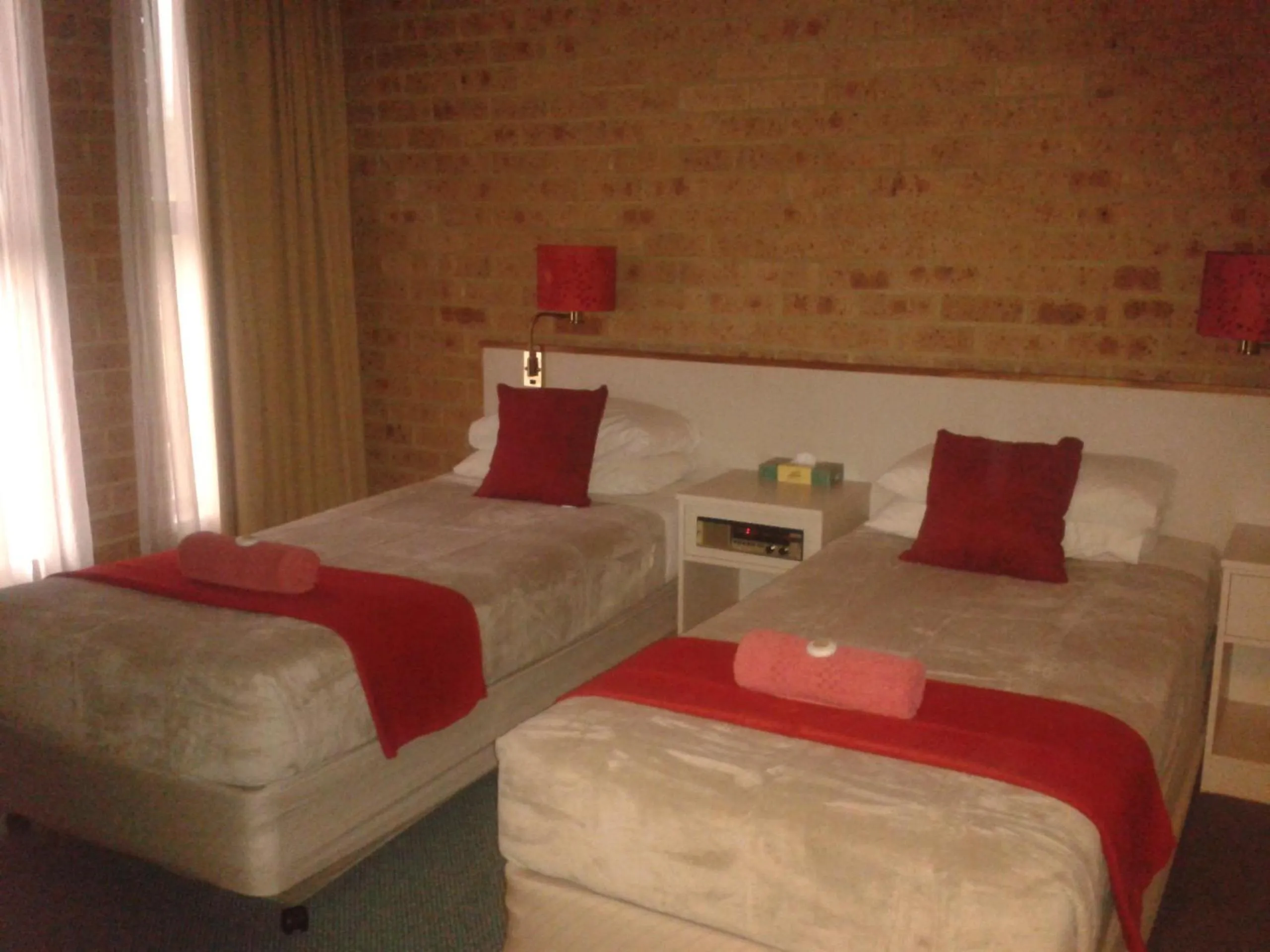 Photo of the whole room, Bed in Elsinor Motor Lodge