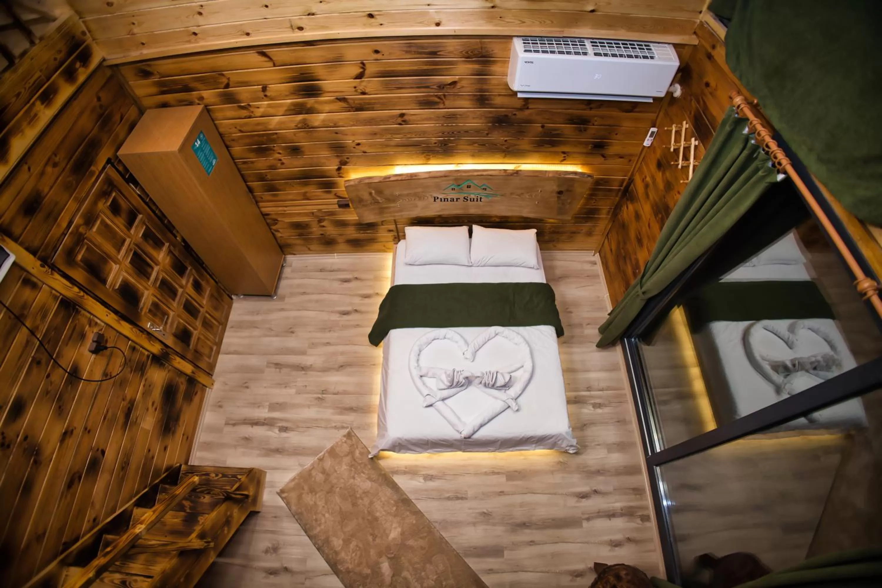 Communal lounge/ TV room in Pınar Suit Bungalow