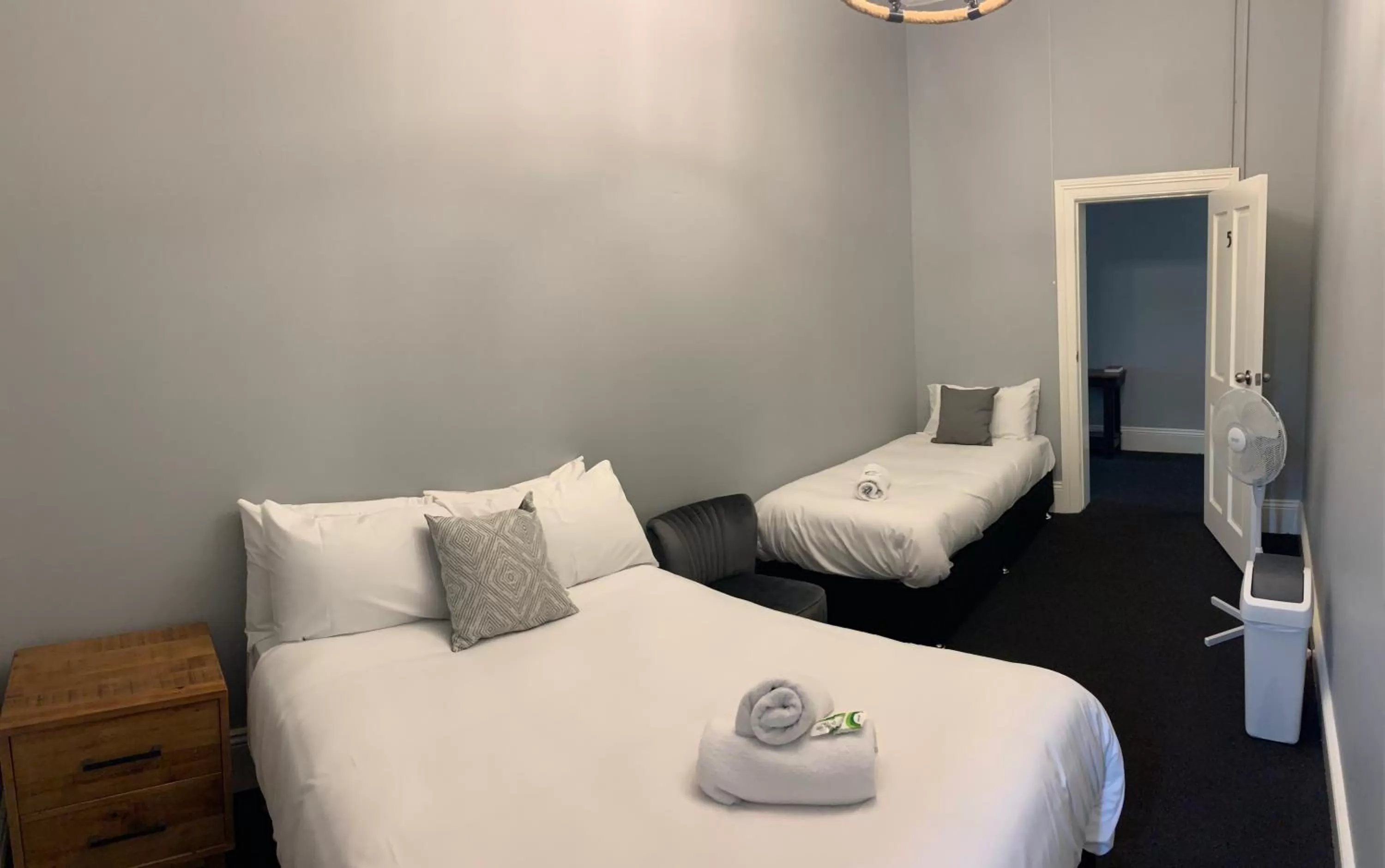 Bedroom, Bed in Abermain Hotel