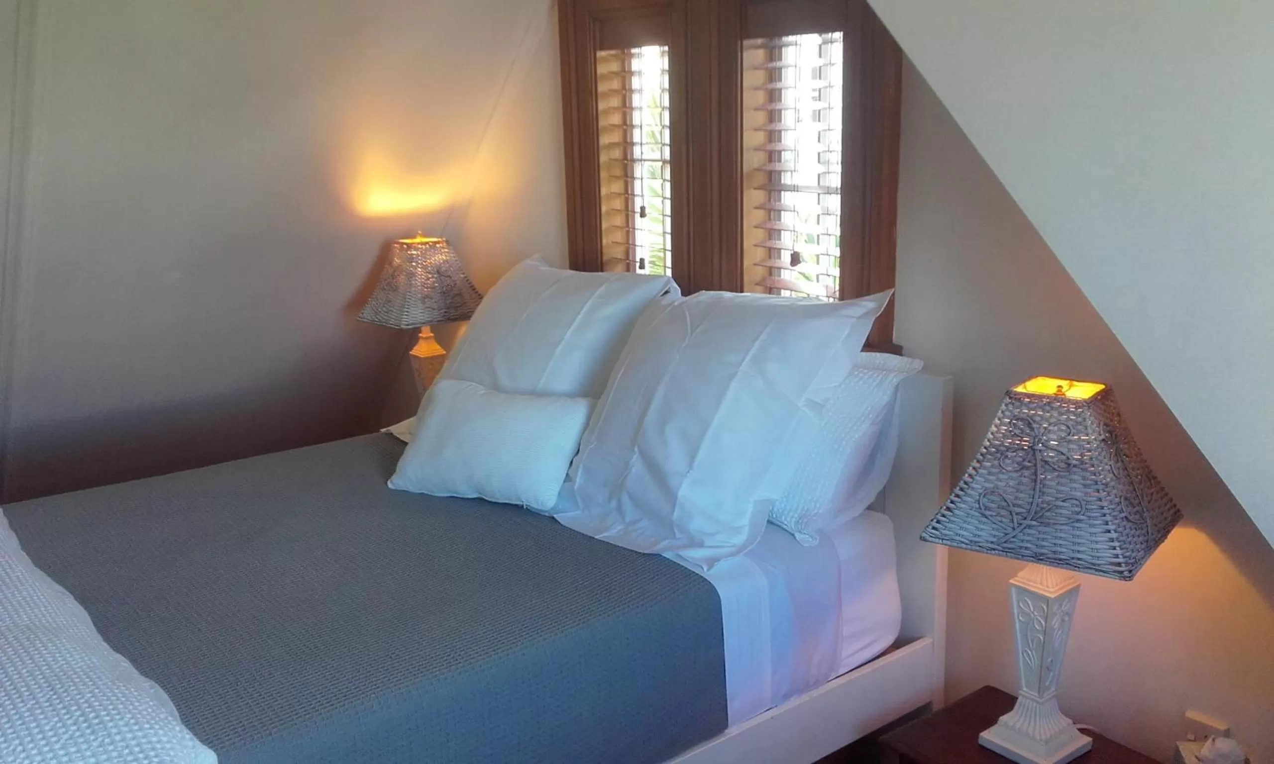 Bedroom, Bed in Harbour View Cottage