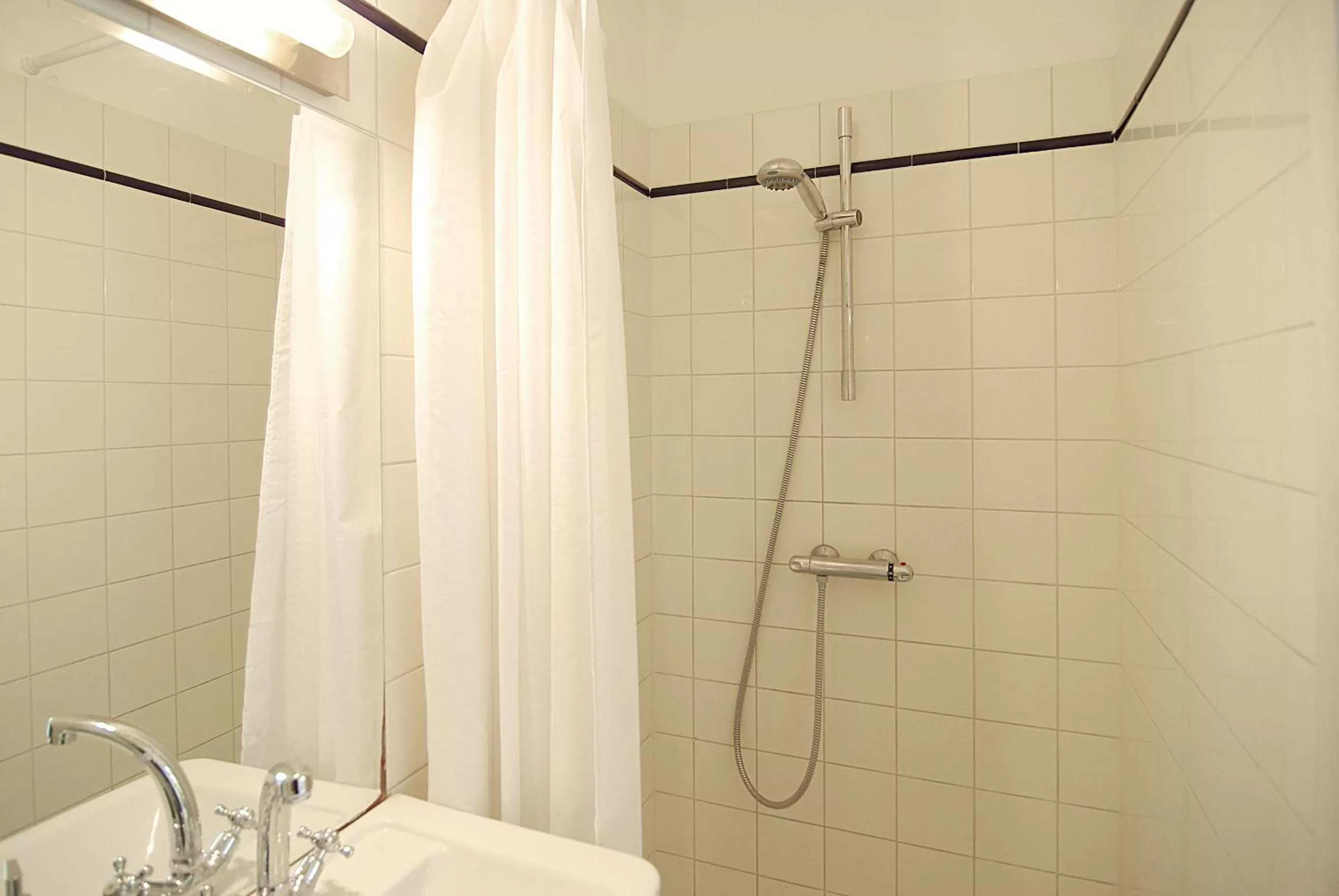 Bathroom in Wooden Mill B&B