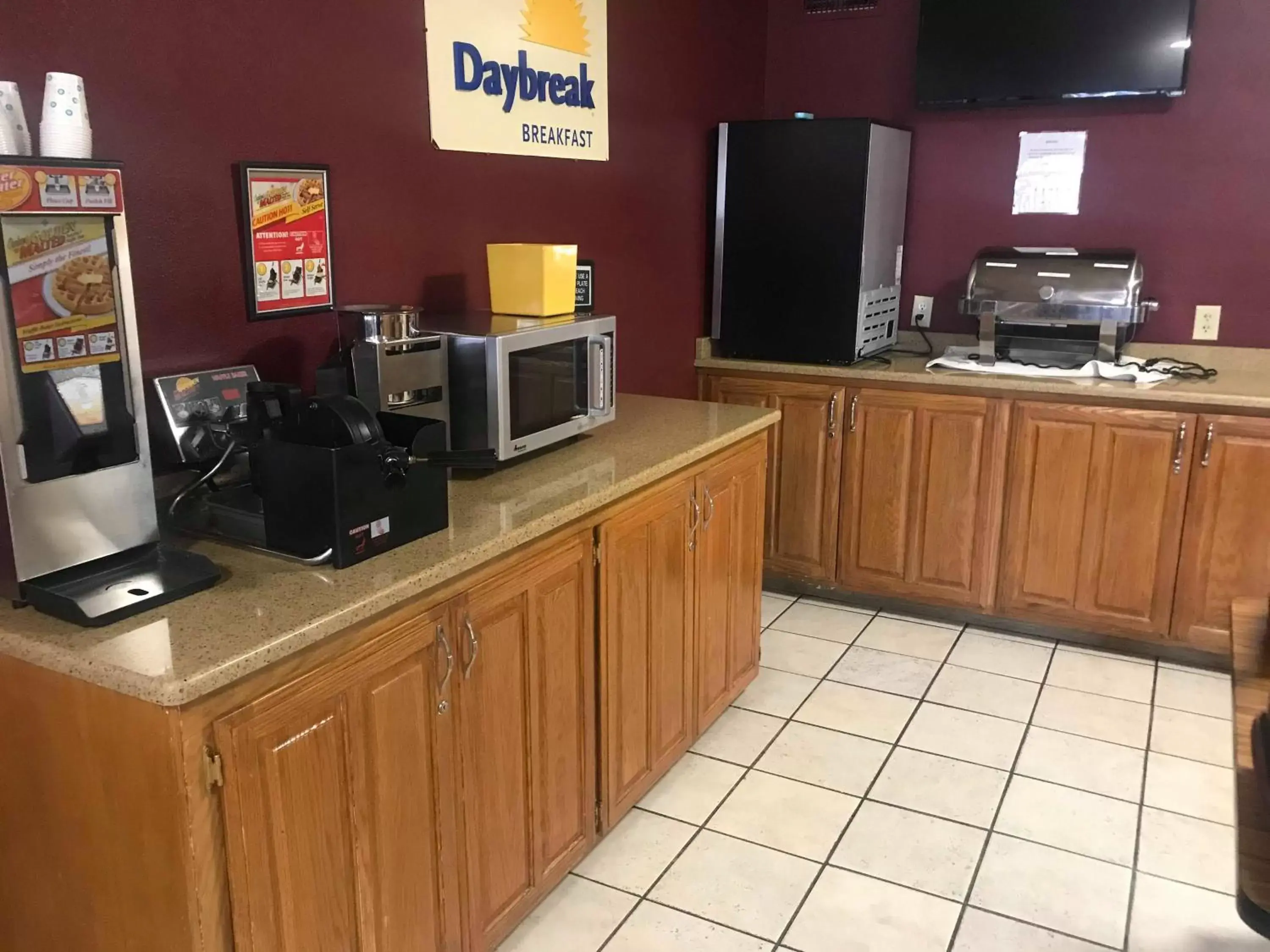 Food and drinks, Kitchen/Kitchenette in Days Inn by Wyndham Abilene