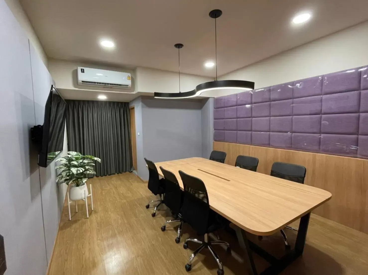 Meeting/conference room in The Neuf@Ratchada Meeting/conference room in The Neuf@Ratchada