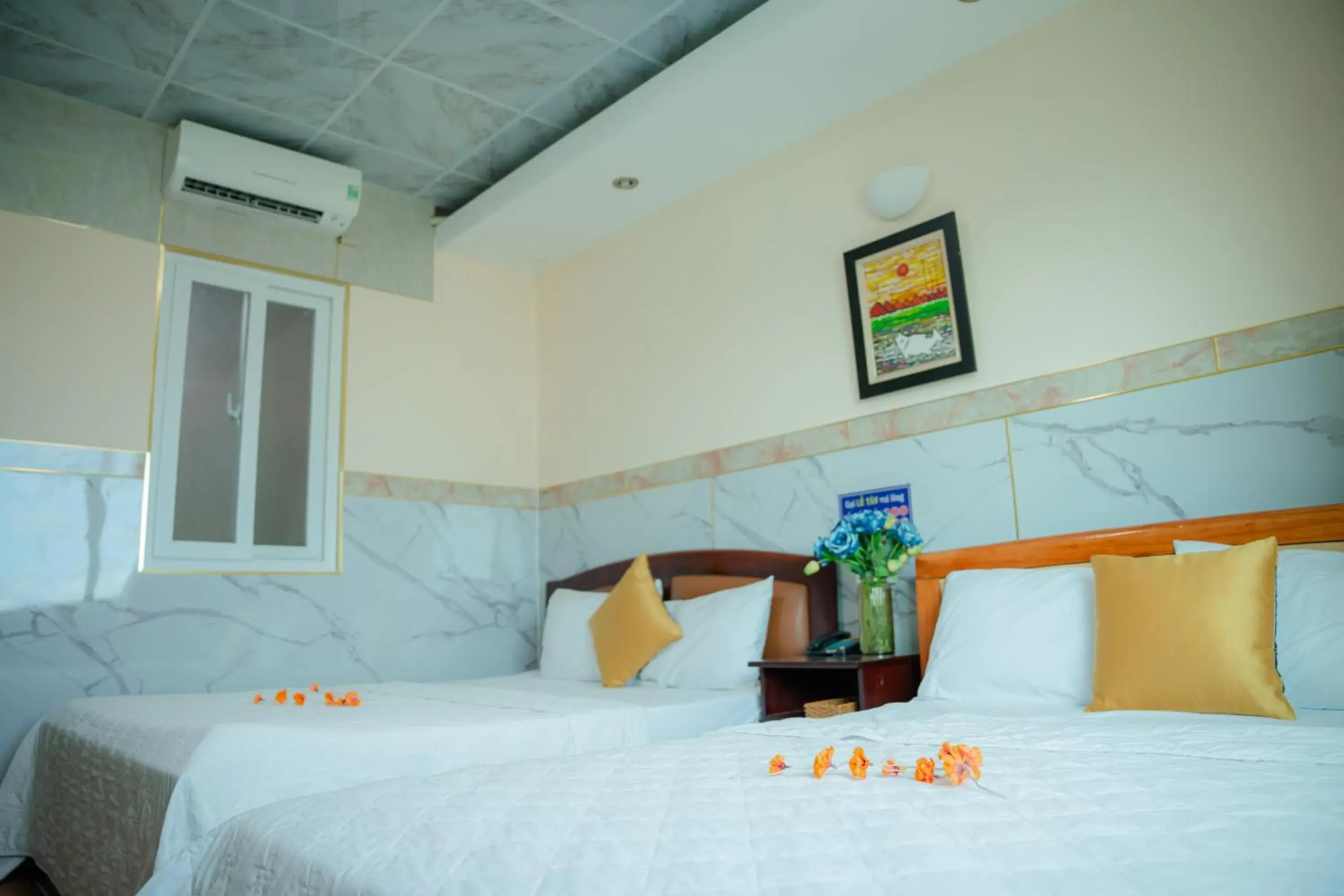 Floor plan, Bed in Duc Minh Hotel