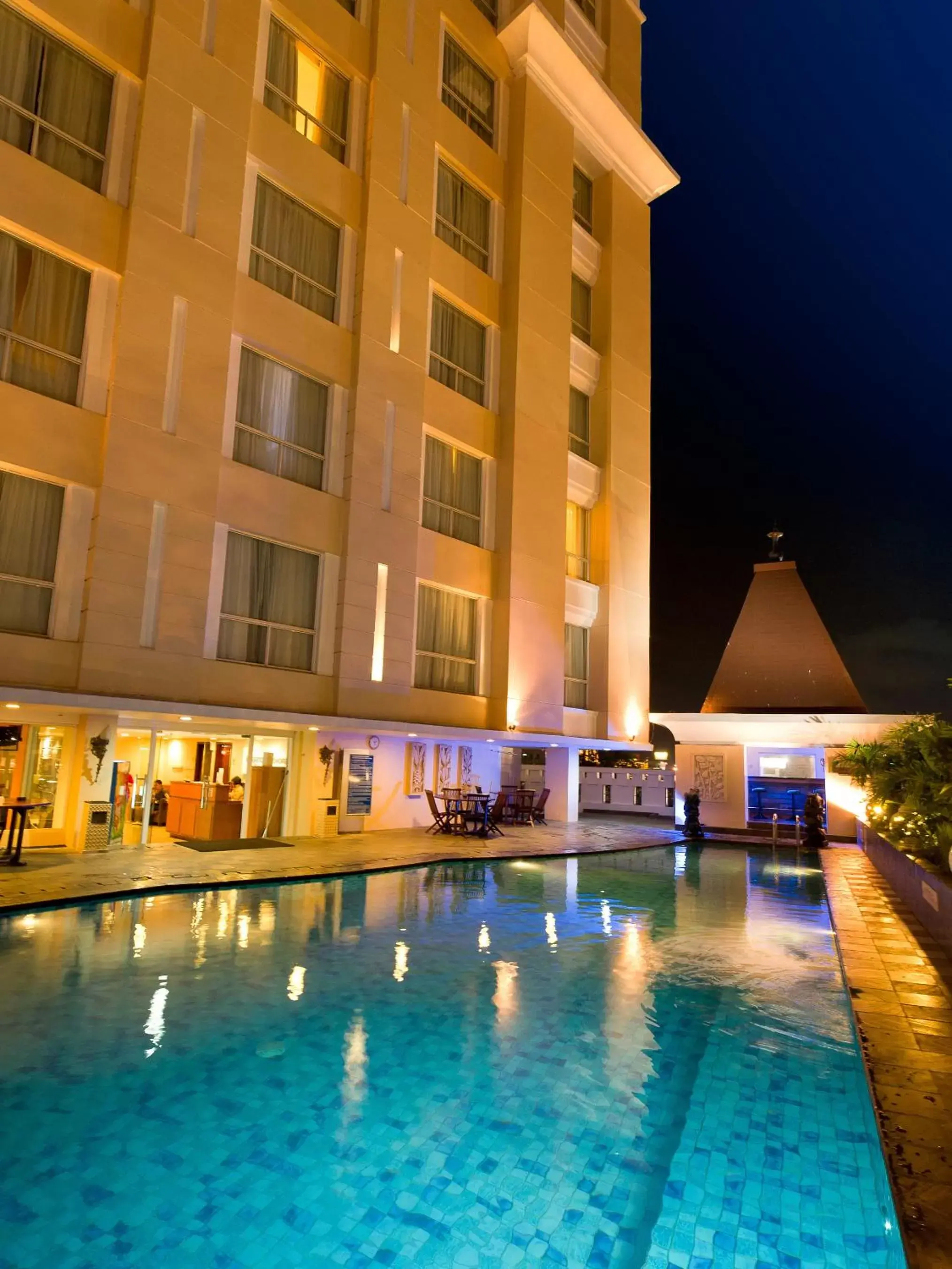 Banquet/Function facilities, Swimming Pool in Novotel Semarang - GeNose Ready, CHSE Certified