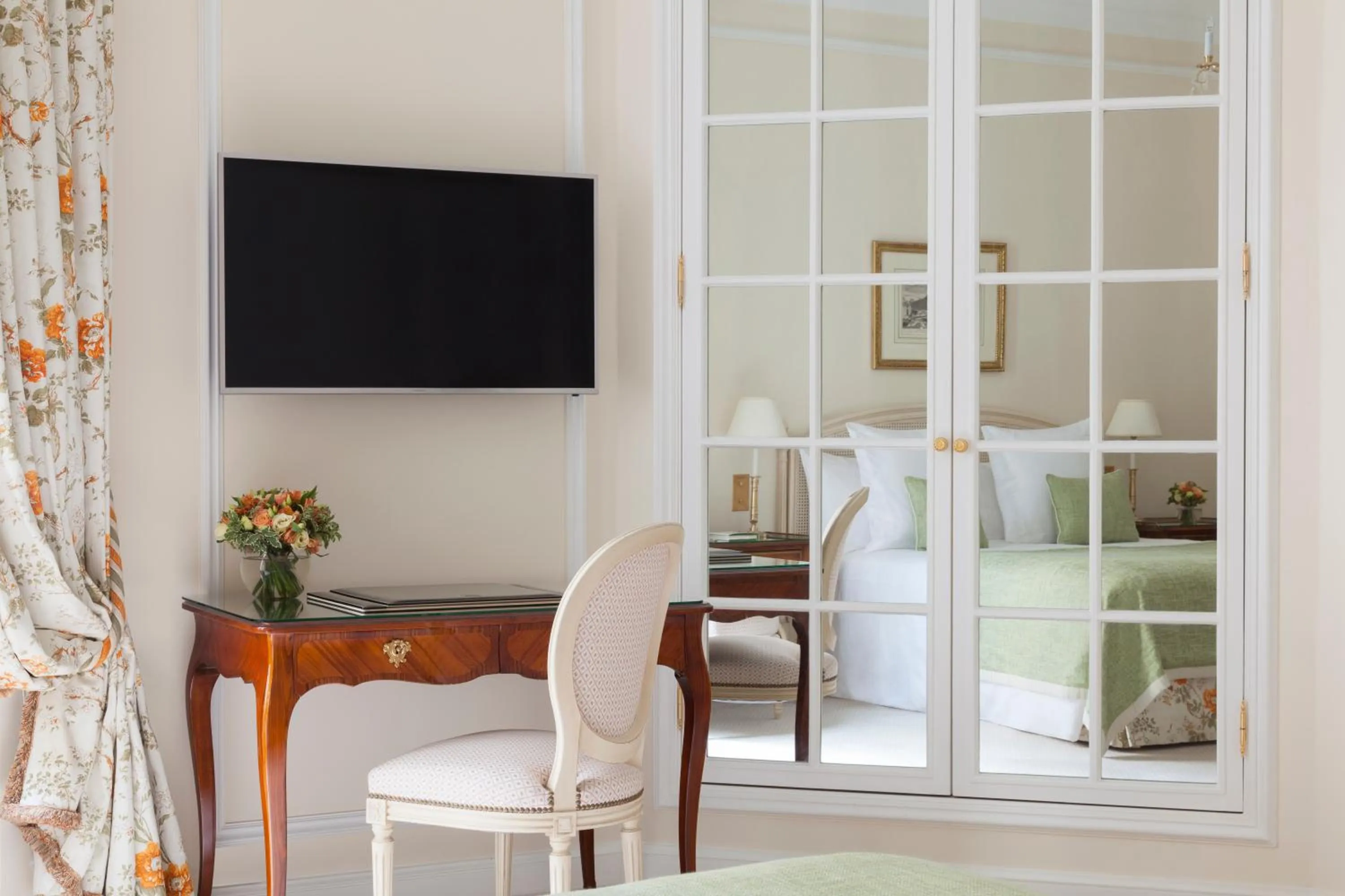 Seating area, Bed in Le Bristol Paris, Oetker Hotels