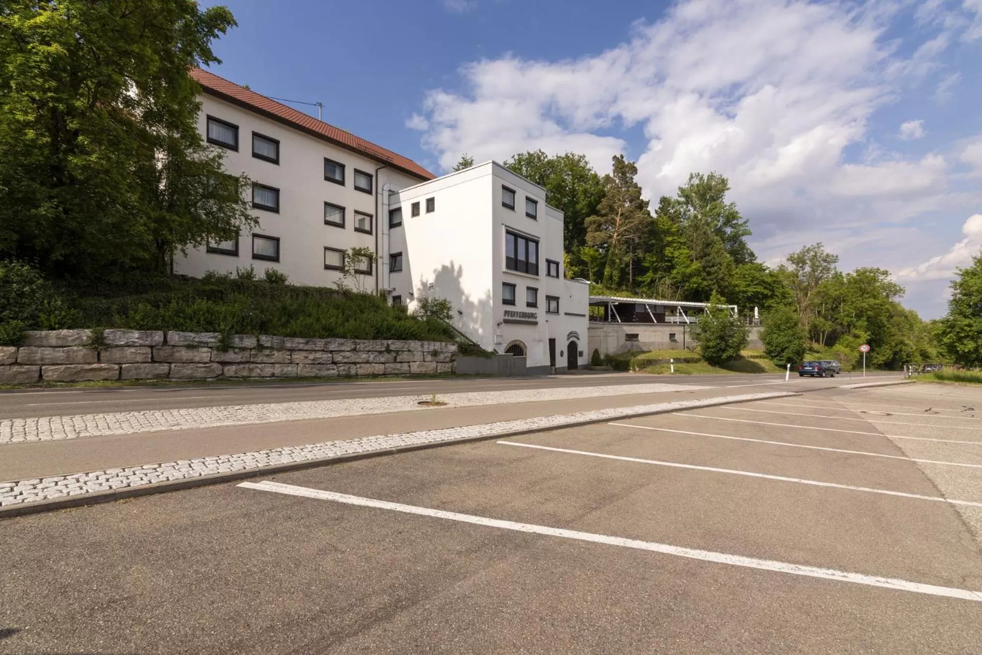 Parking in Hotel Pfefferburg