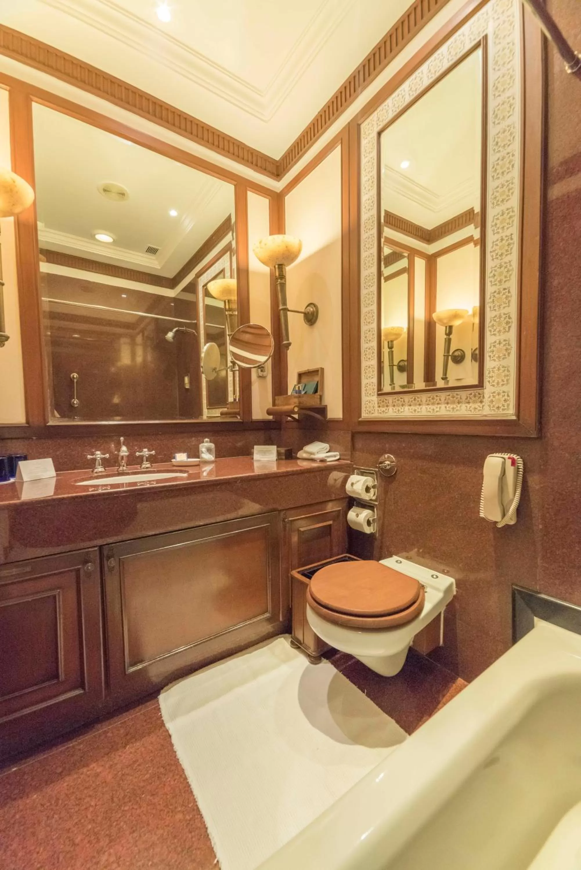 The Oberoi Grand Kolkata