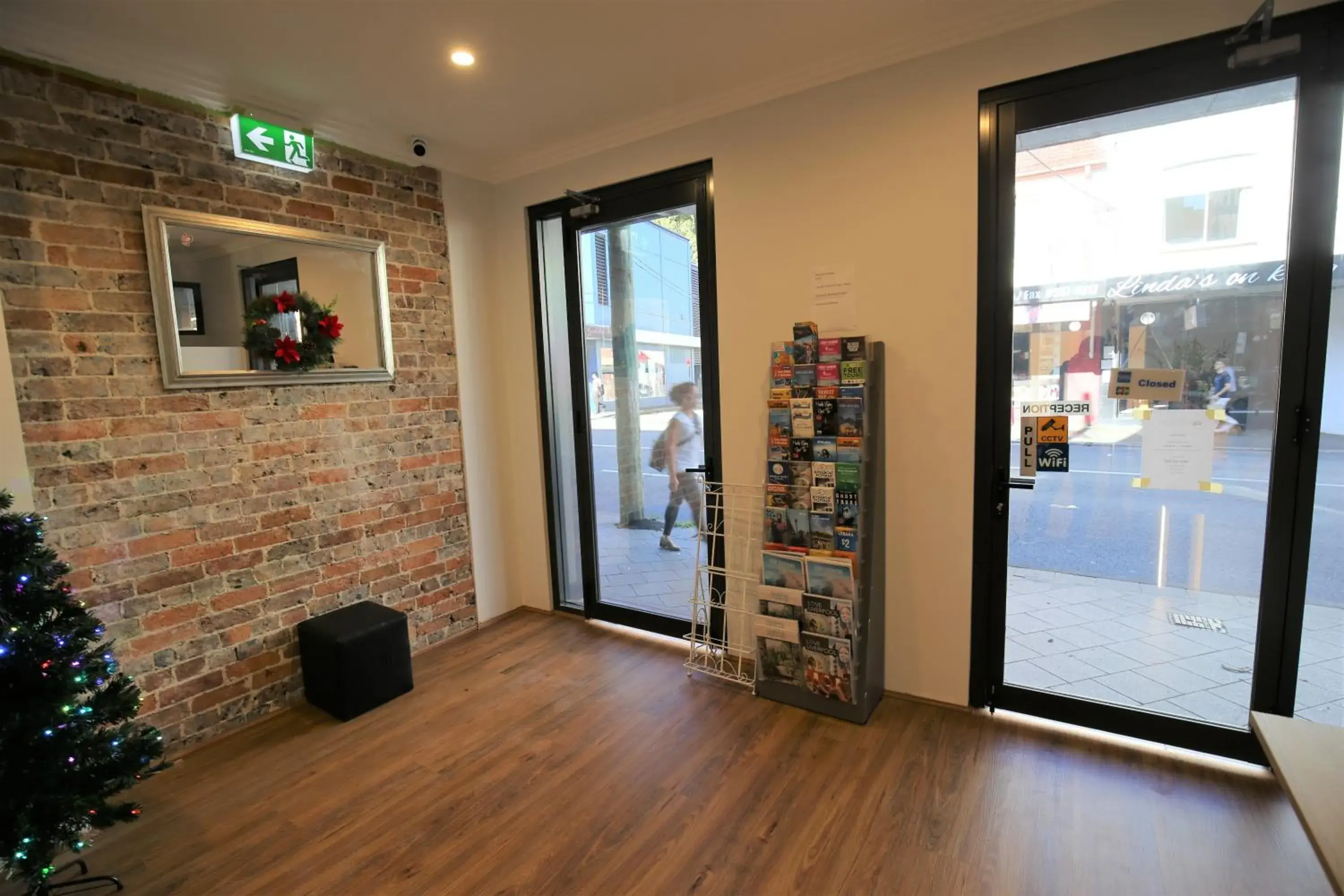 Seating area in Newtown Budget Hotel