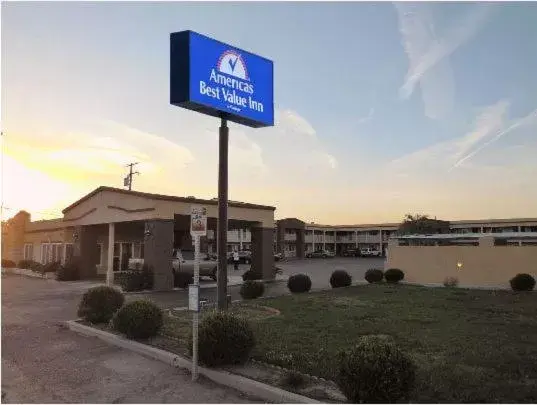 Property building in Americas Best Value Inn Hanford Property building in Americas Best Value Inn Hanford