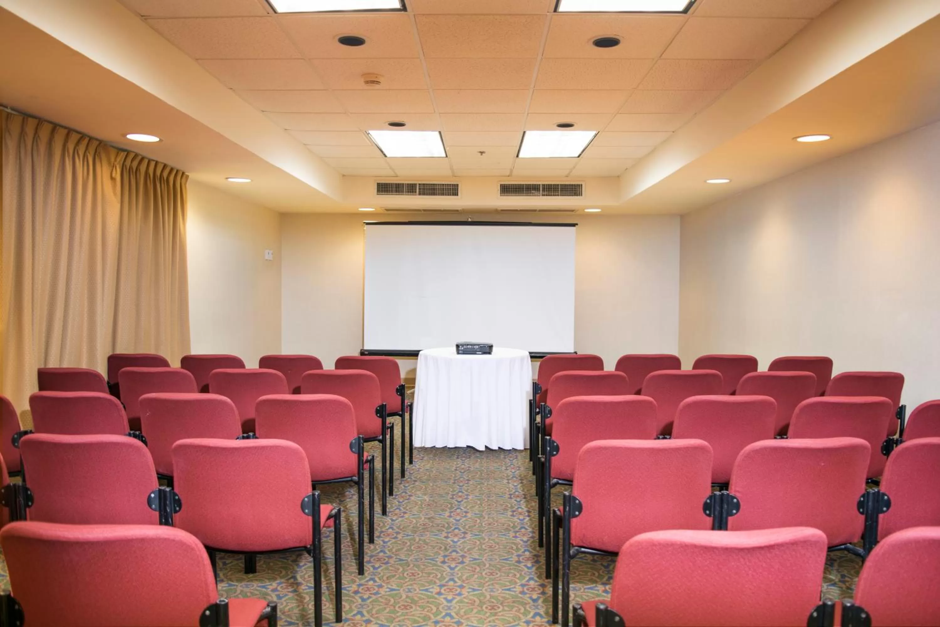 Meeting/conference room in iStay Hotel Ciudad Victoria