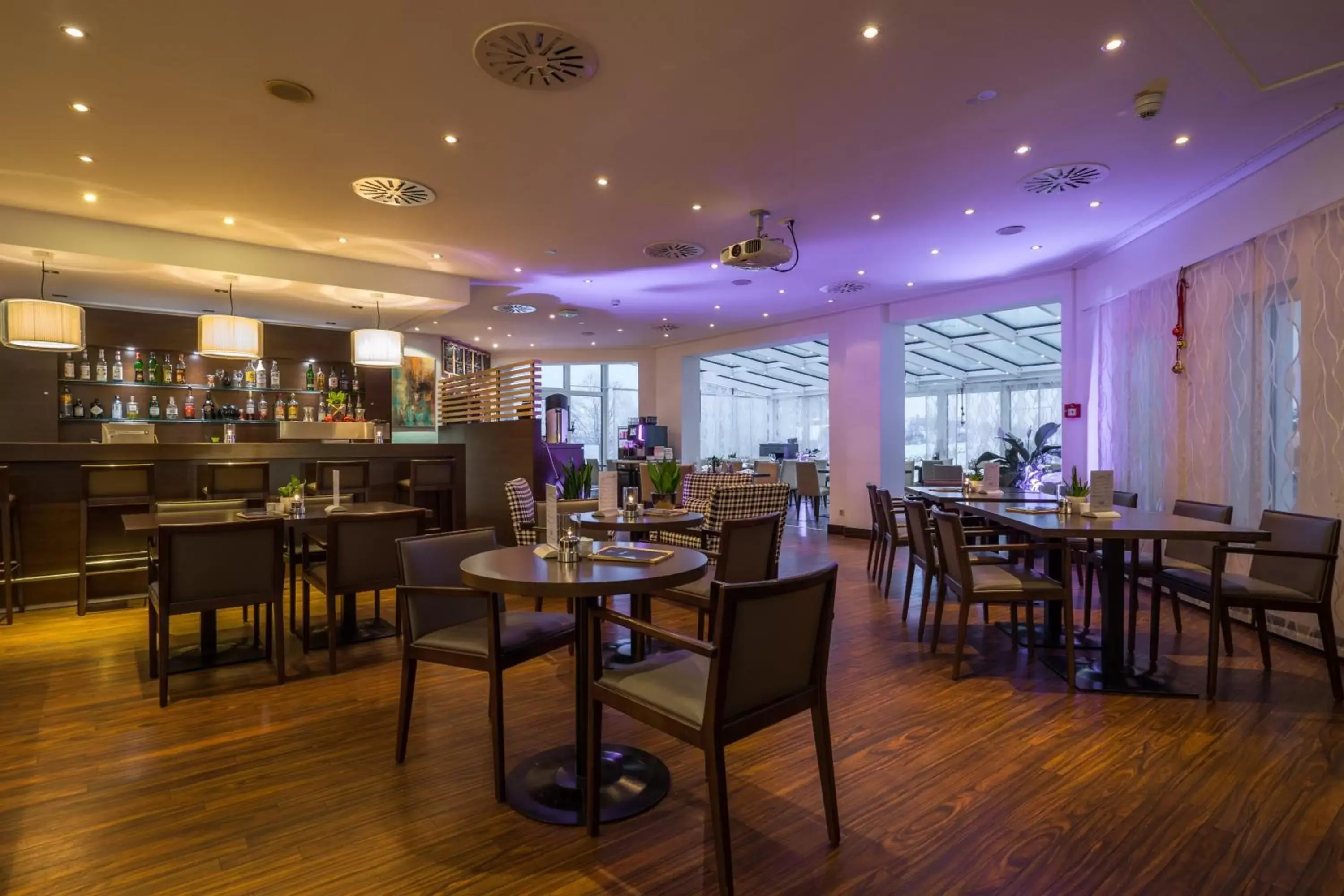 Lounge or bar, Restaurant/Places to Eat in Taste Hotel Heidenheim