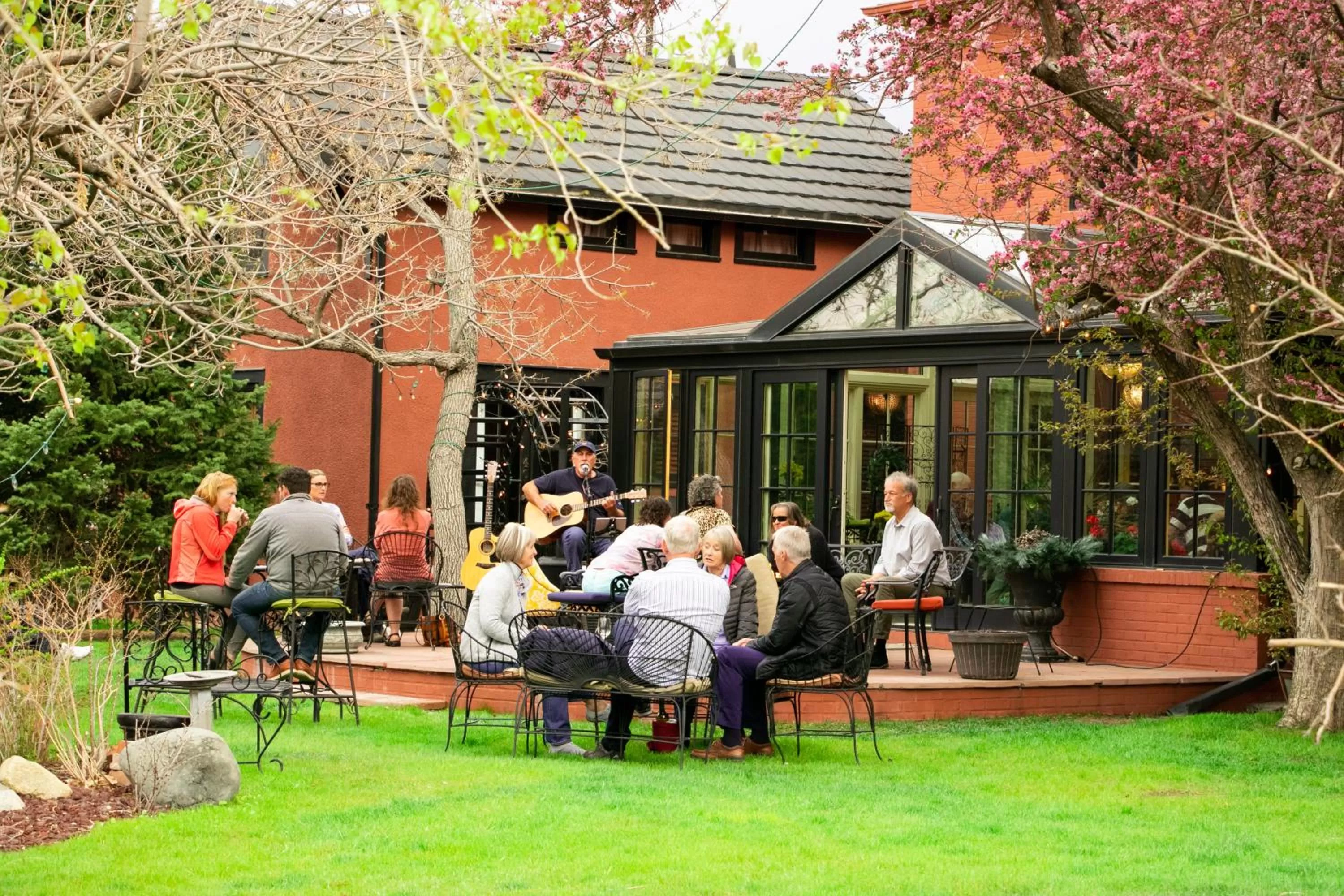 Inner courtyard view in Chamberlin Inn