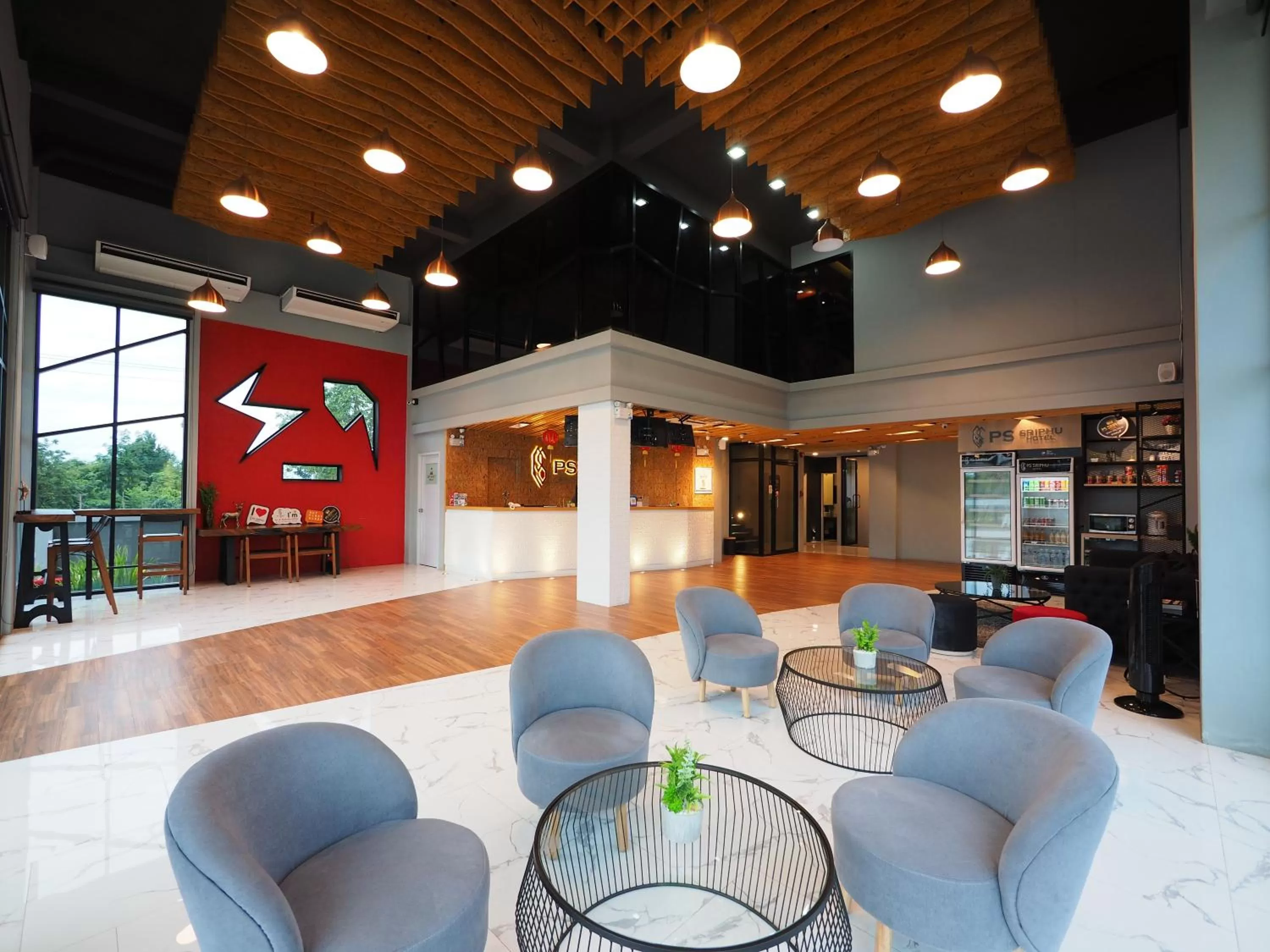 Communal lounge/ TV room in Ps Sriphu Hotel