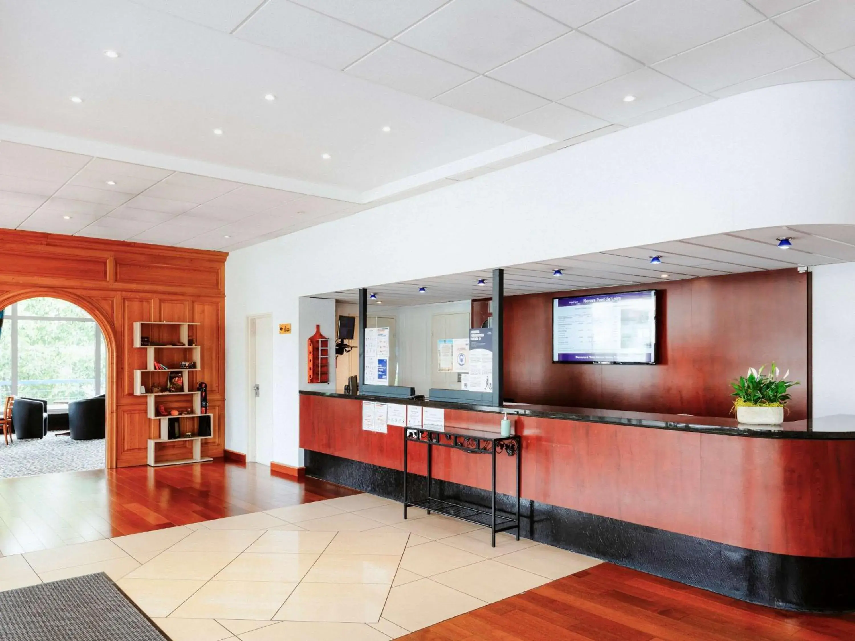 Other, Lobby/Reception in Hotel Mercure Nevers Pont de Loire