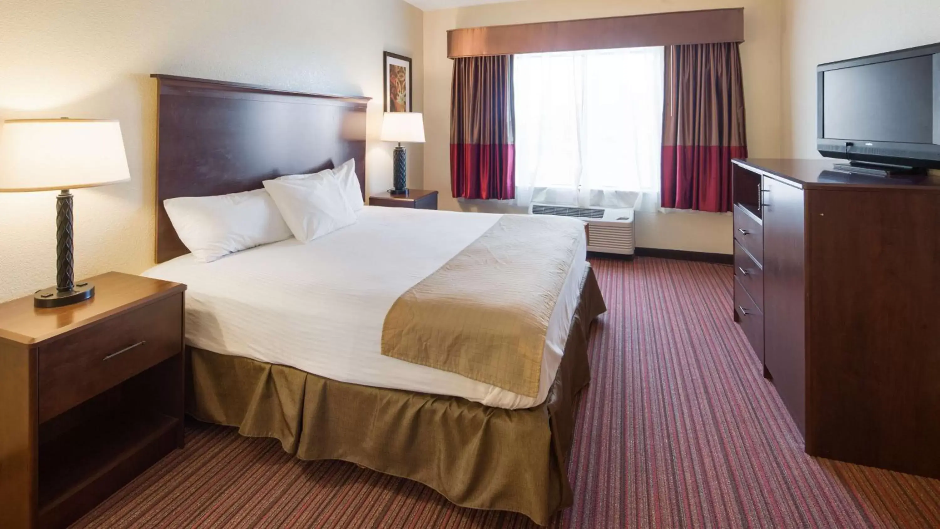 Photo of the whole room, Bed in Best Western Palace Inn & Suites