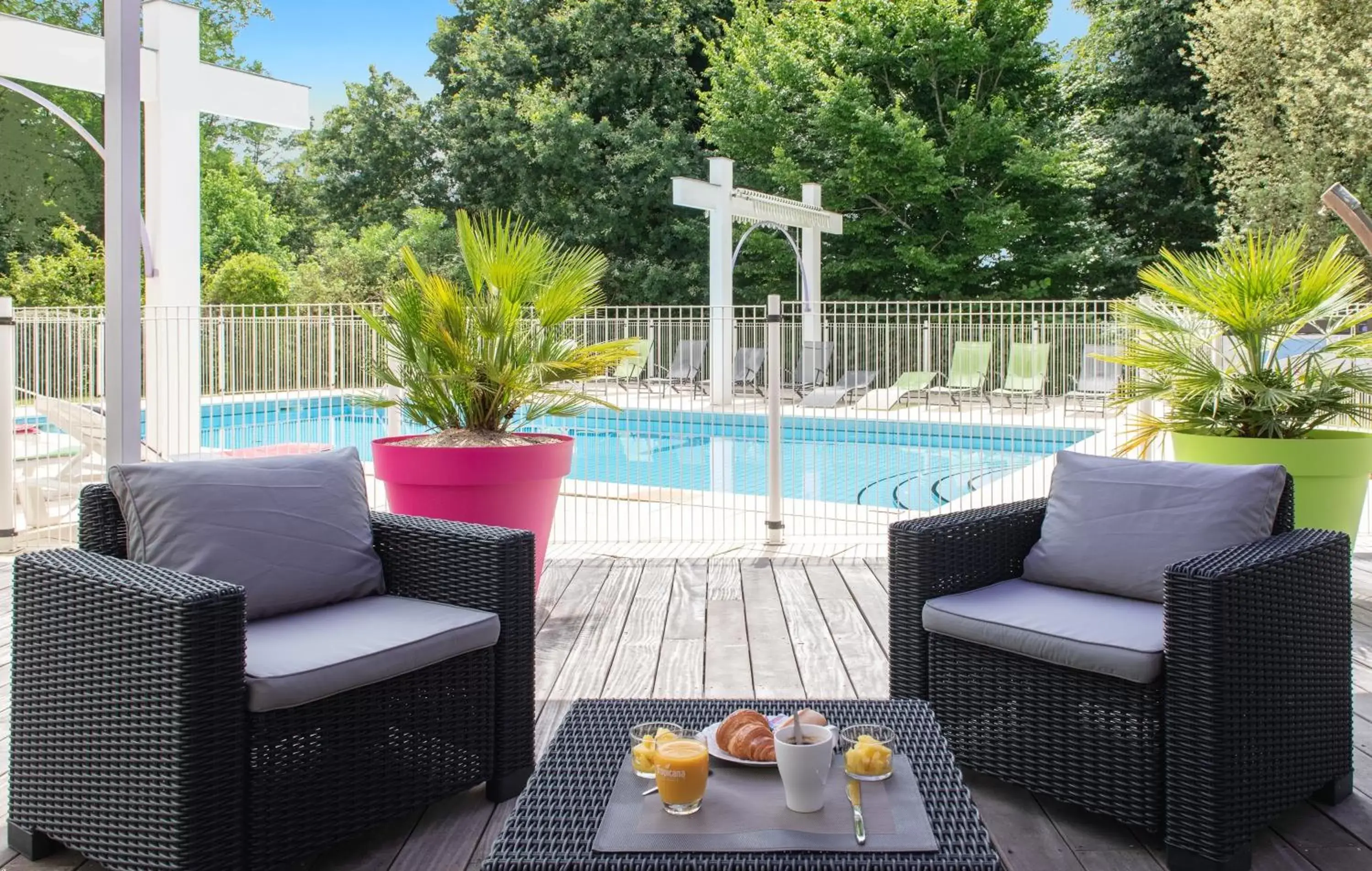 Patio, Swimming Pool in CERISE Dax - Les Jardins du Lac