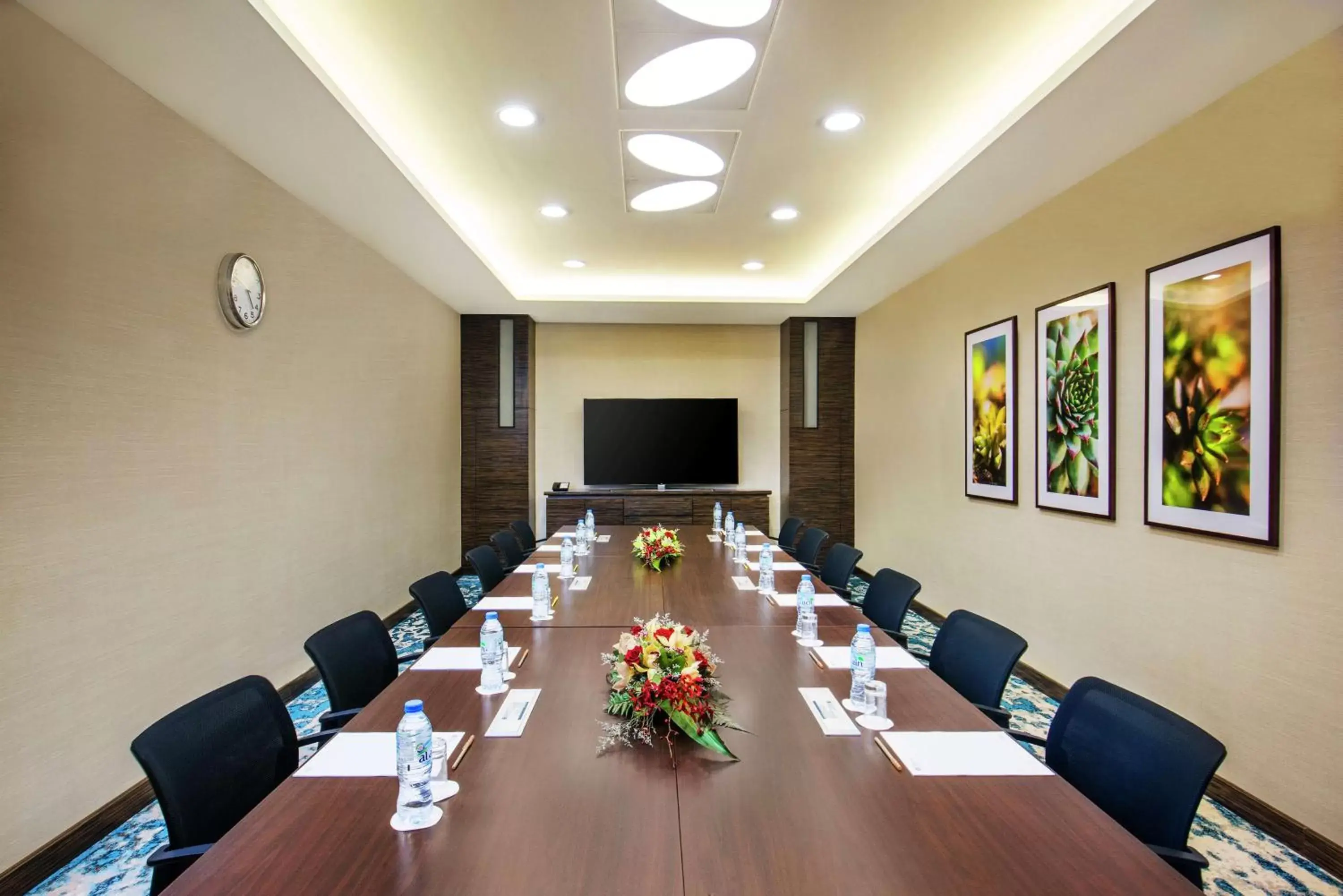 Meeting/conference room in Hilton Garden Inn Ras Al Khaimah