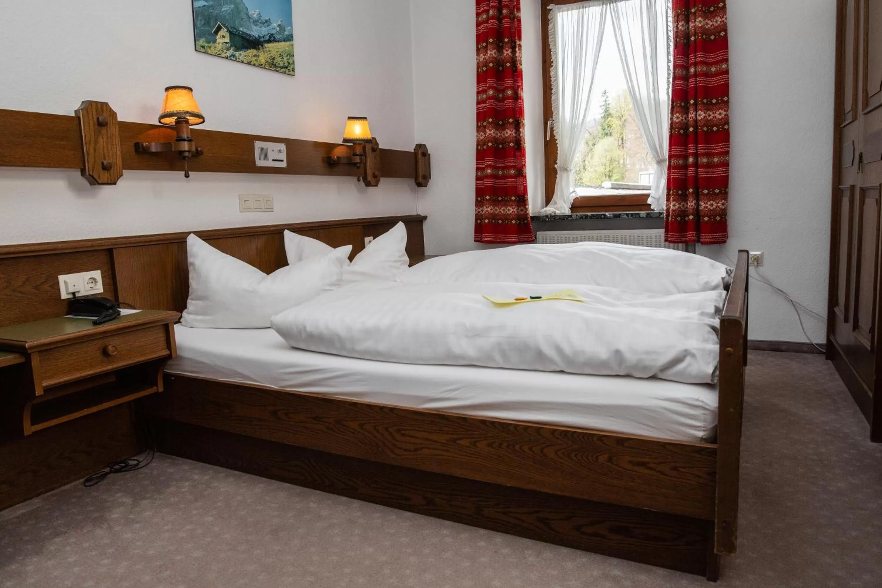 Bed in Hotel Vier Jahreszeiten