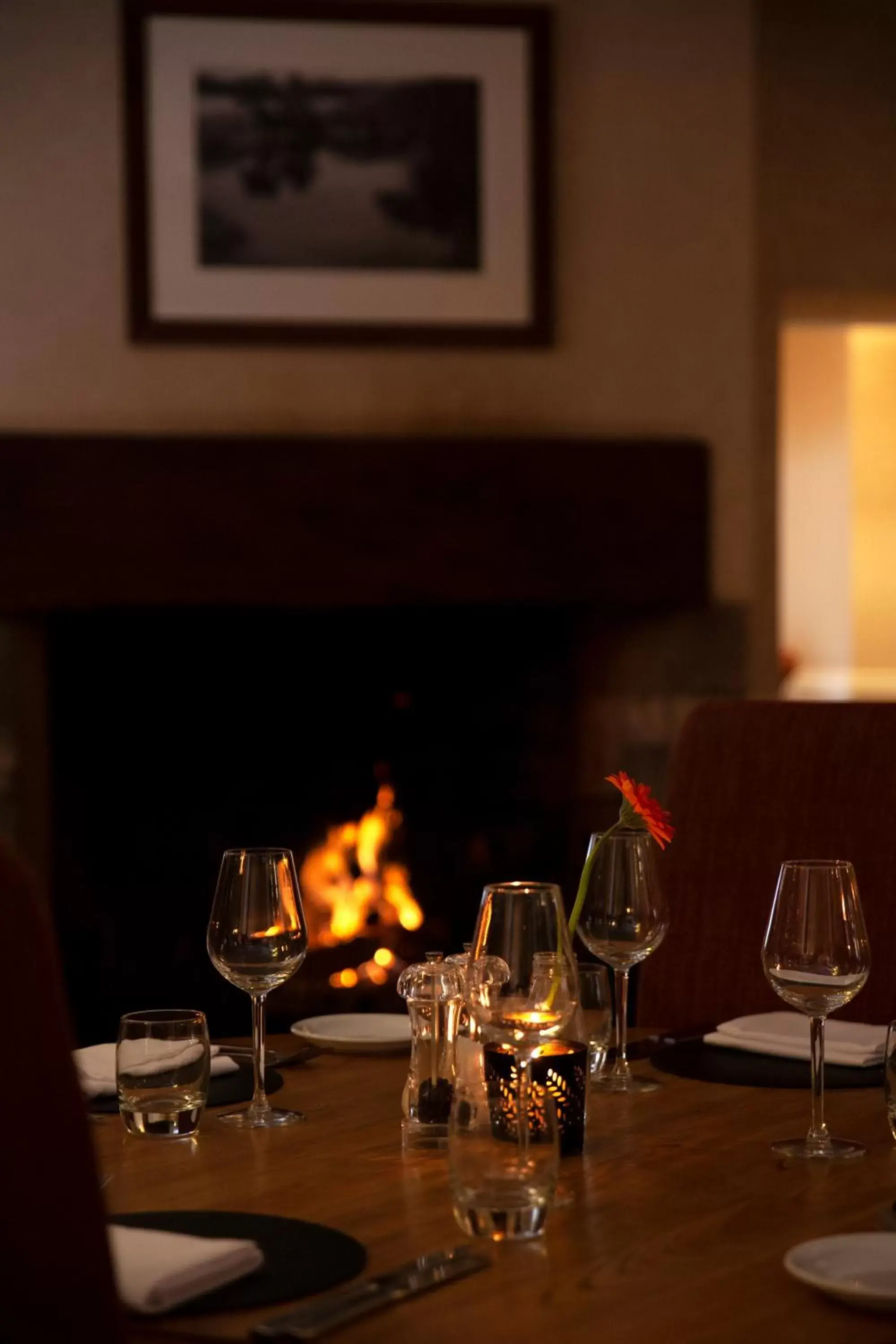 Restaurant/Places to Eat in Three Salmons Hotel