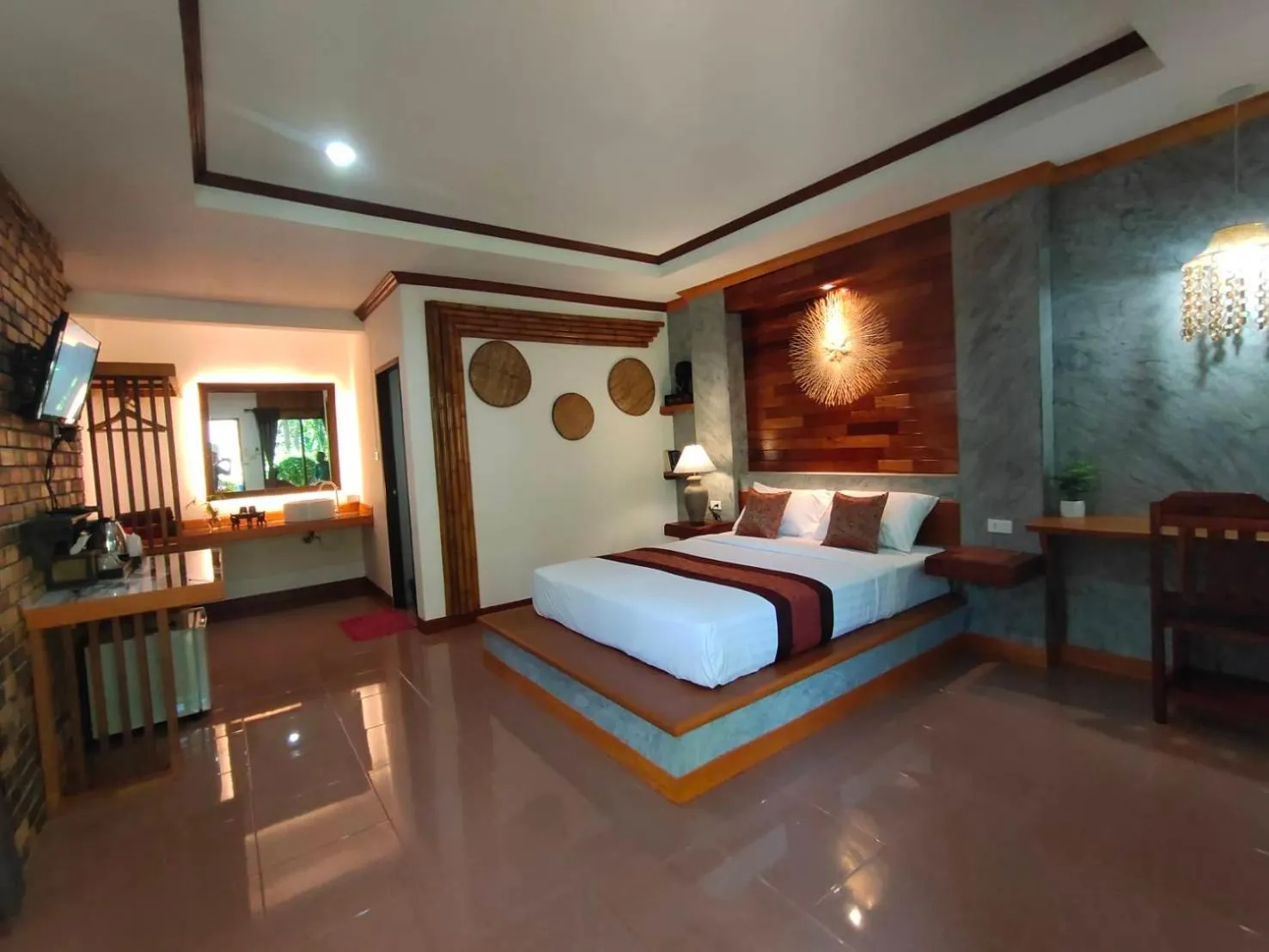 Bed in Lanta Riviera Beach Resort