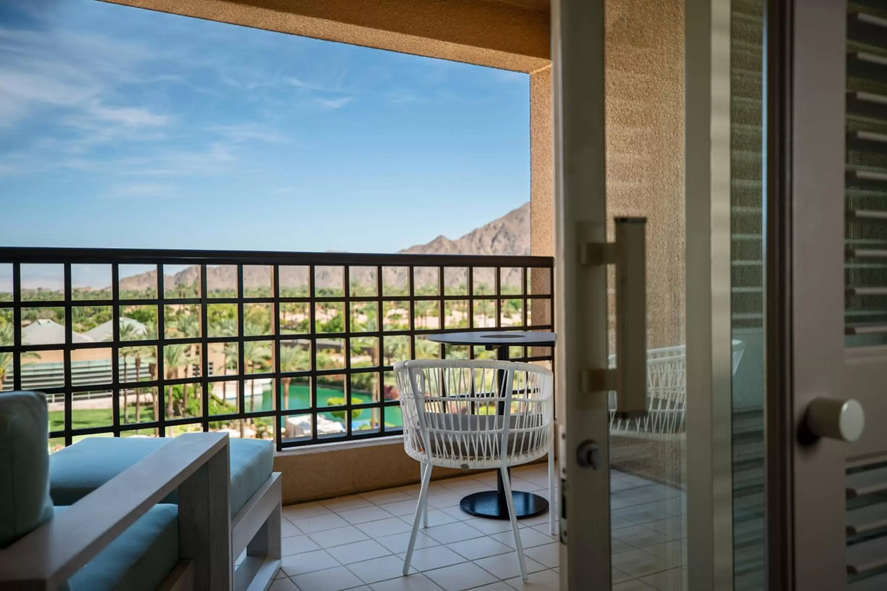 Photo of the whole room, Balcony/Terrace in Renaissance Esmeralda Resort & Spa, Indian Wells
