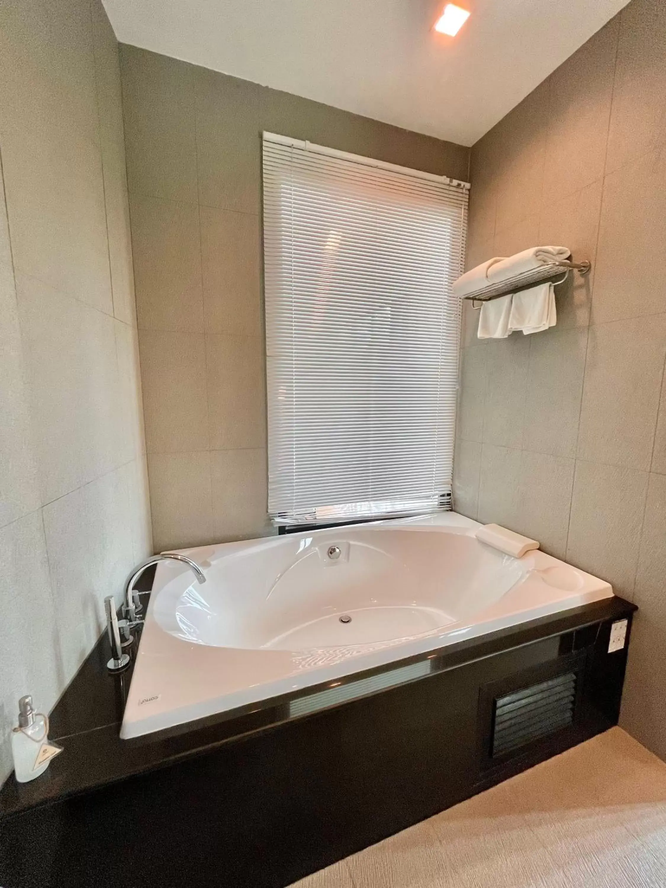 Bath, Bathroom in Zensala Riverpark Resort-SHA Extra Plus