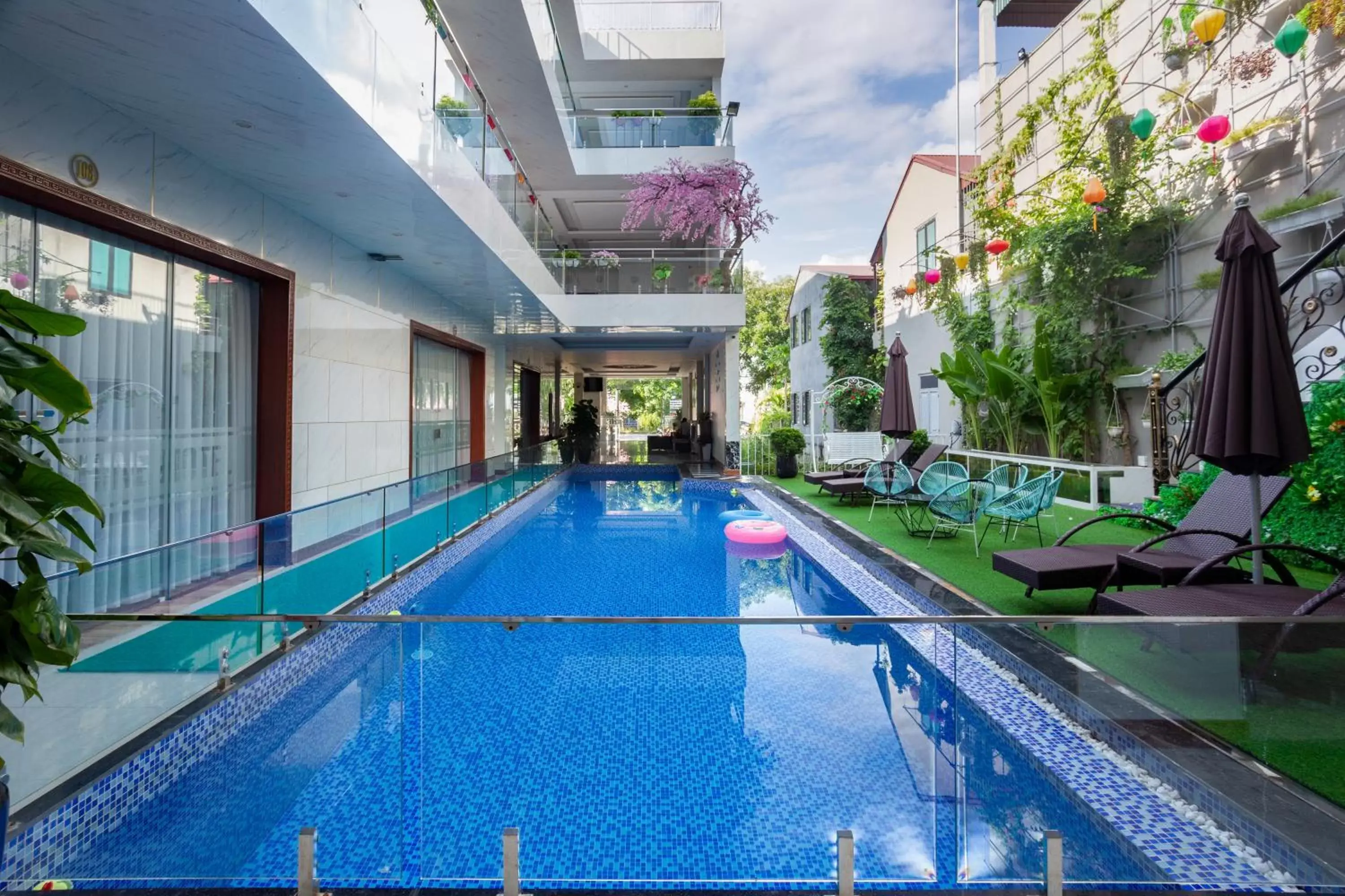 Swimming pool in TAM COC SUNSHINE HOTEL Swimming pool in TAM COC SUNSHINE HOTEL
