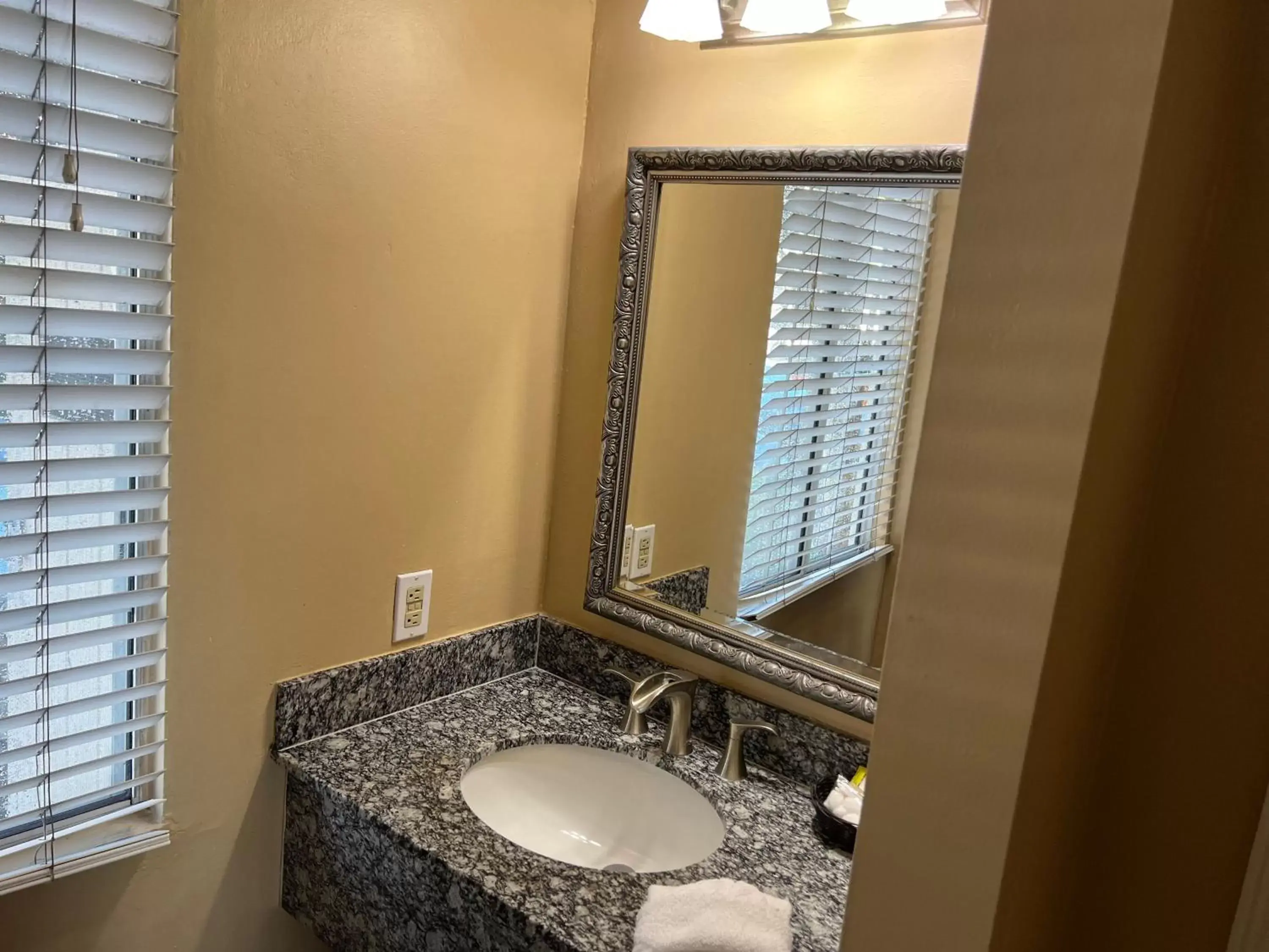 Bathroom in Cliff House Inn