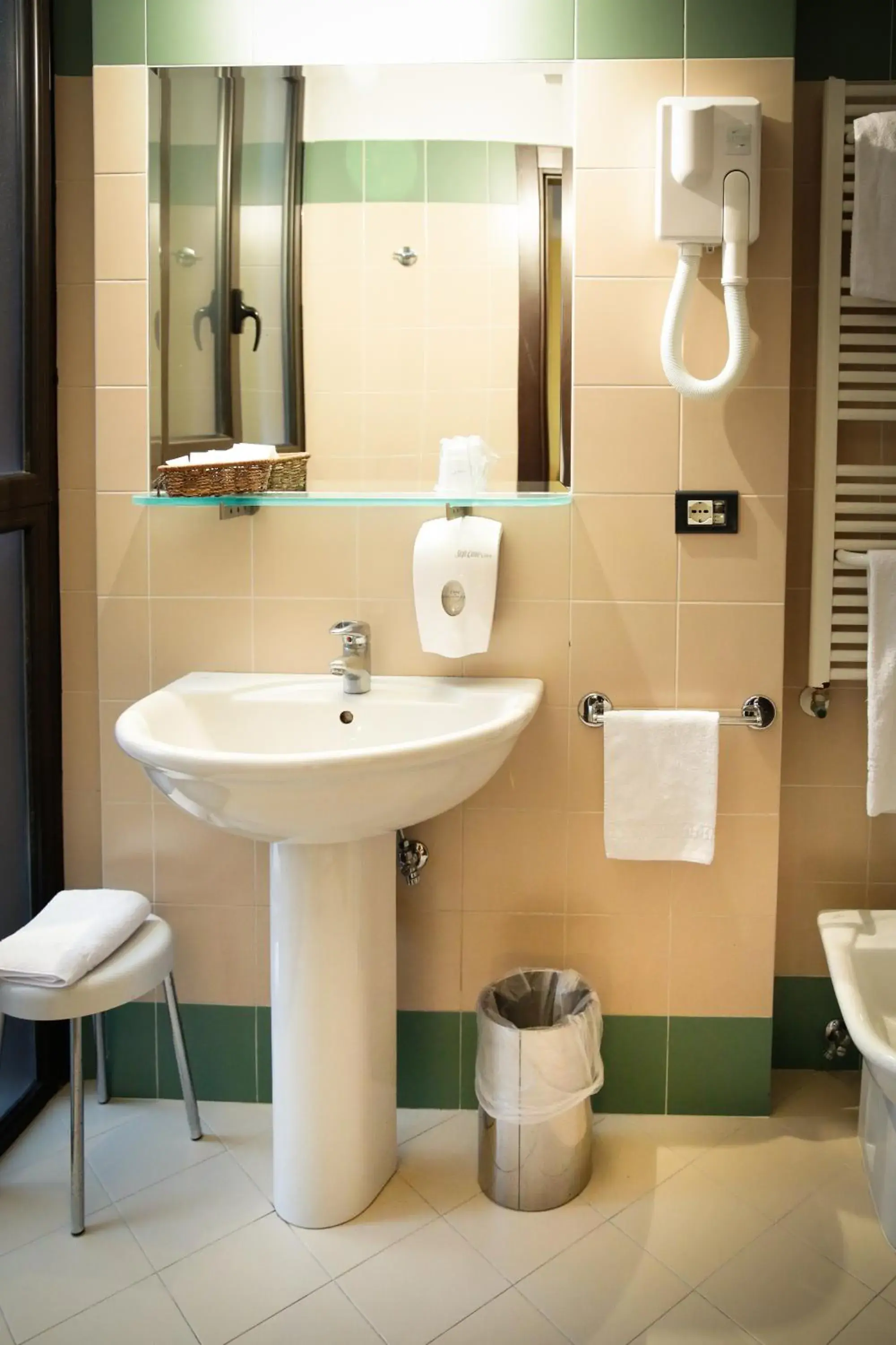 Shower, Bathroom in Art Hotel Milano