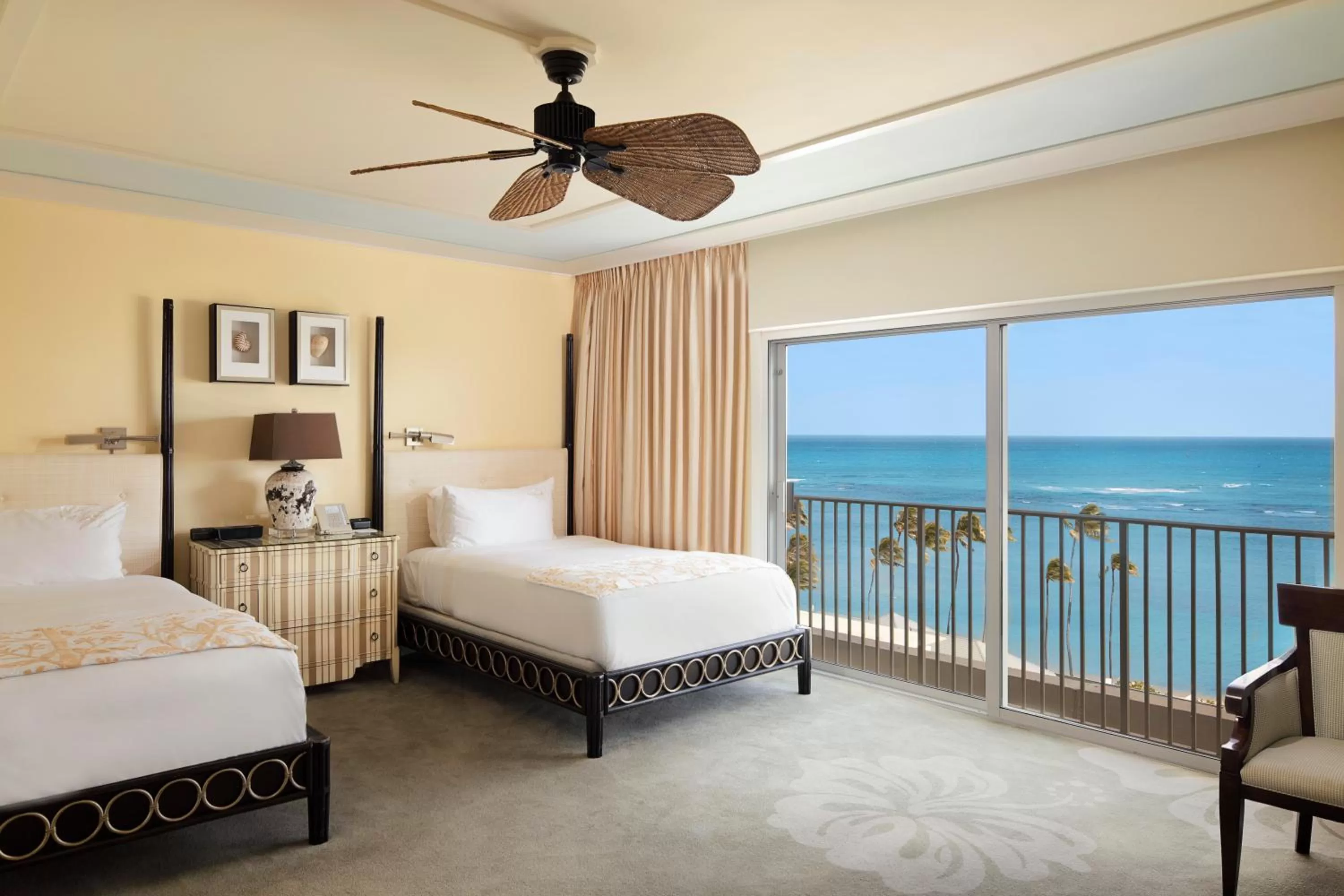 Bedroom, Bed in The Kahala Hotel and Resort