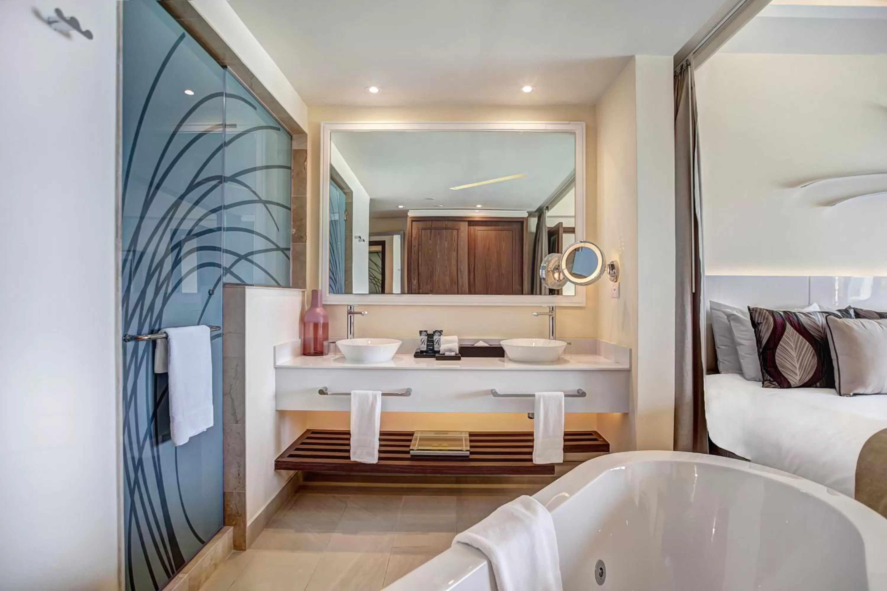 Bathroom, Bed in Royalton Negril, An Autograph Collection All-Inclusive Resort