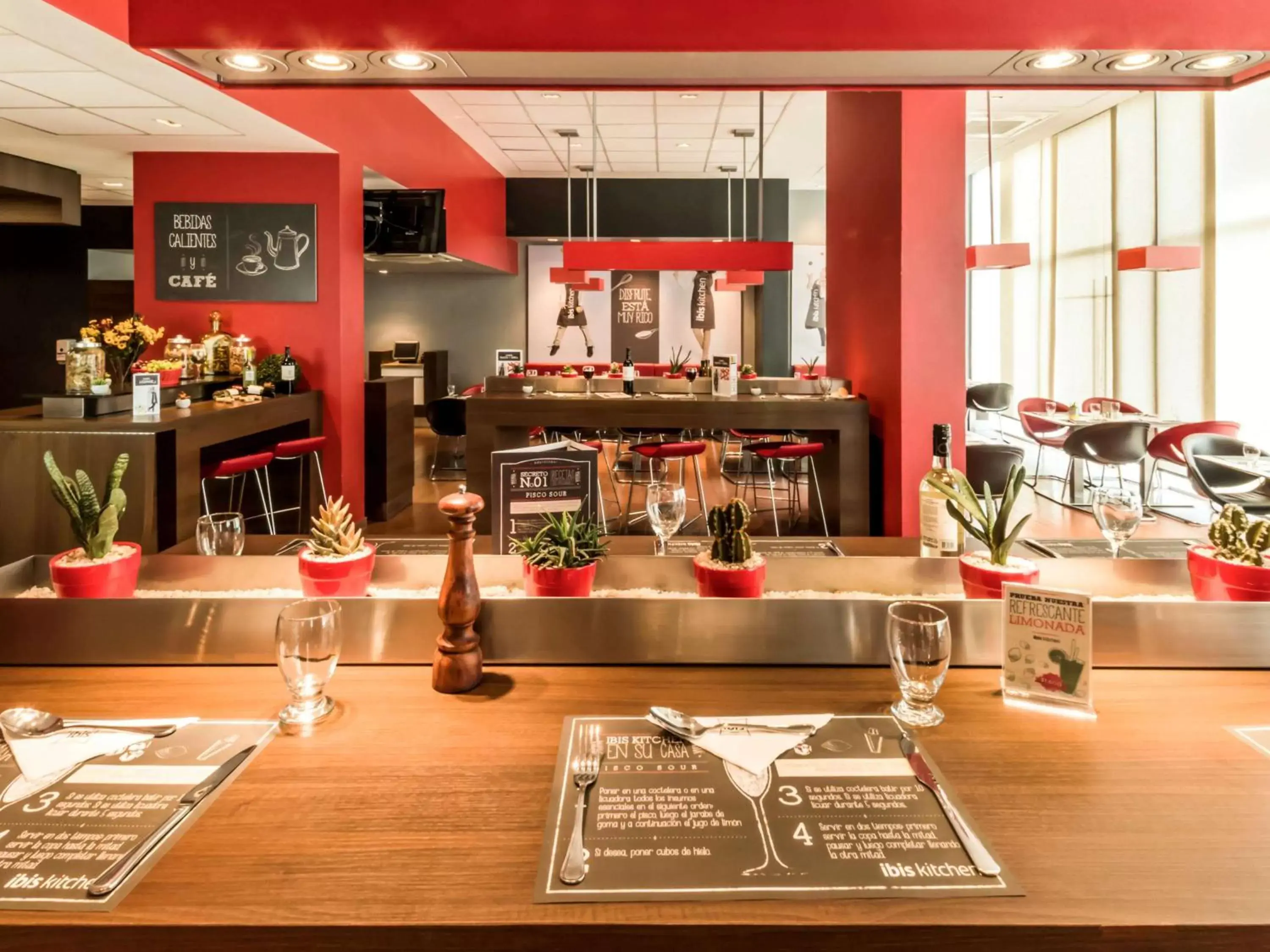 Restaurant/places to eat in ibis Santiago Las Condes Manquehue