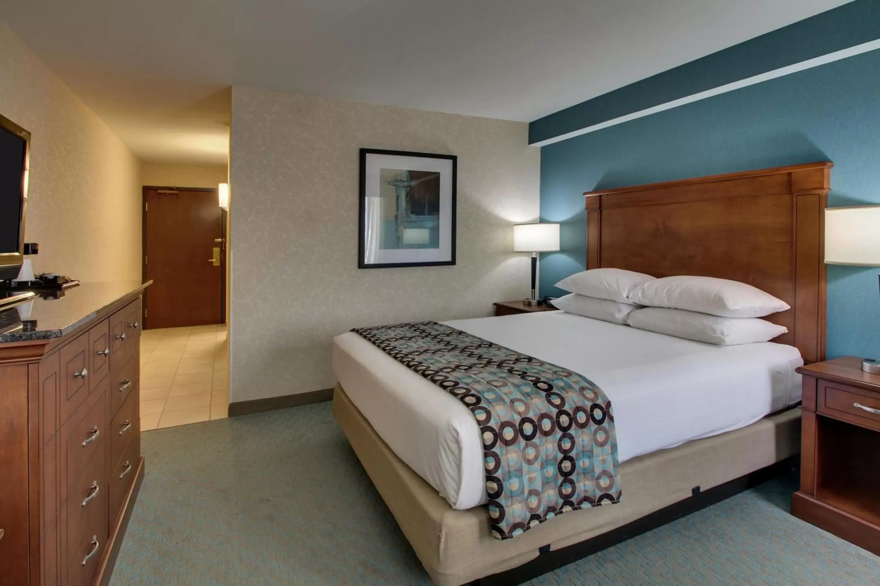 Bedroom, Bed in GreenTree Hotel - Houston Hobby Airport